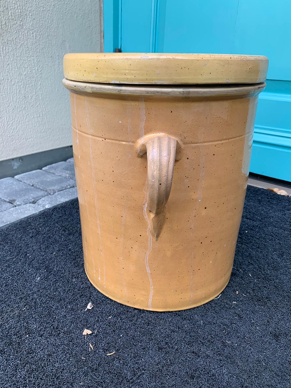 19th-20th Century Large French Crock with Lid In Good Condition For Sale In Atlanta, GA