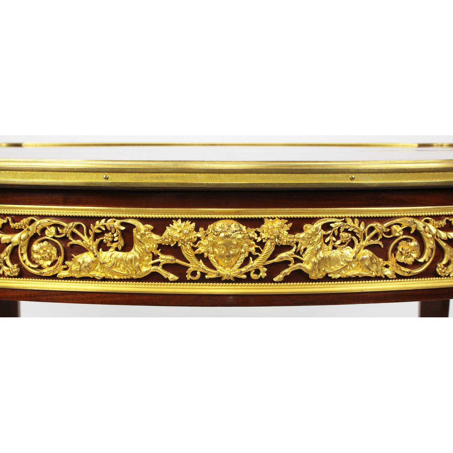 Sculpté Table Louis XV du 19e-20e siècle, montée sur bronze doré, attribuée à François Link en vente