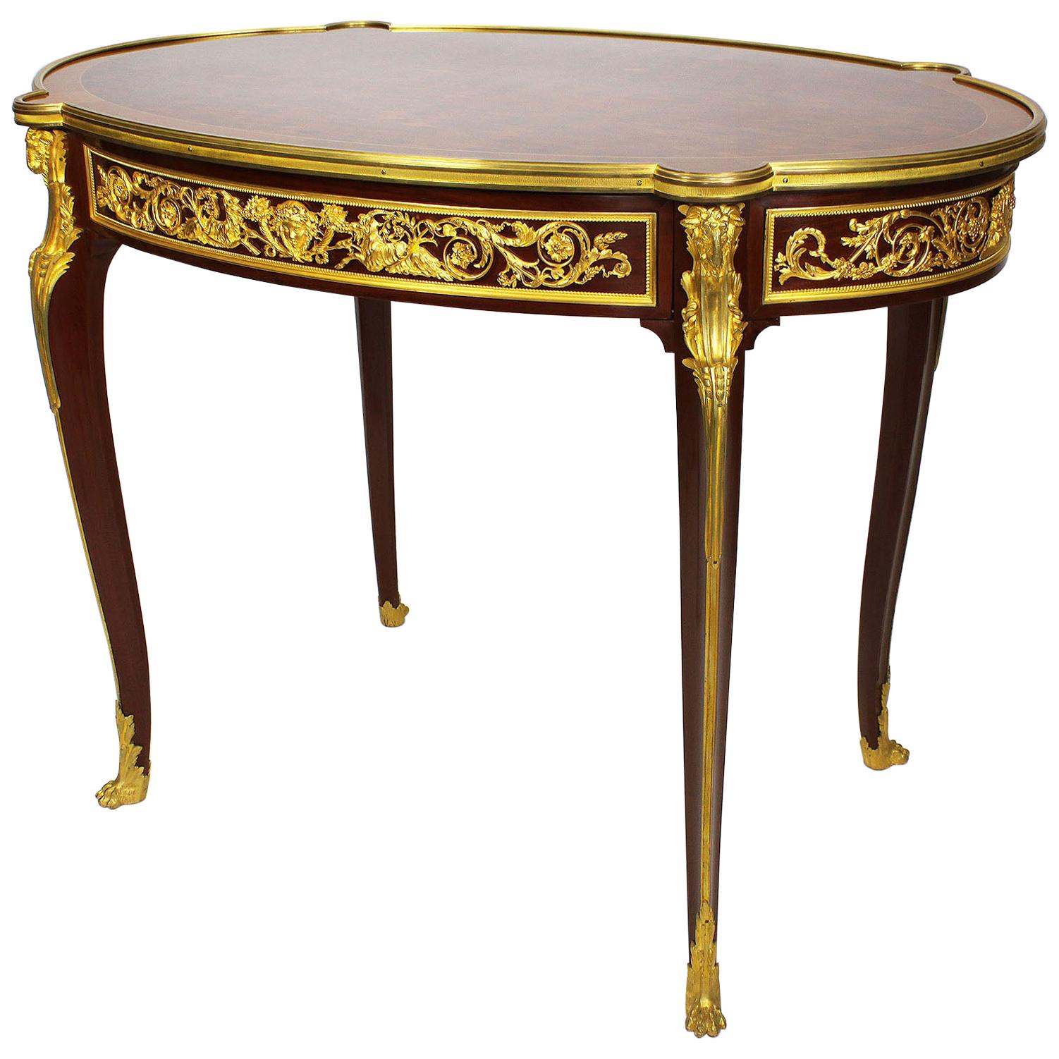 Table Louis XV du 19e-20e siècle, montée sur bronze doré, attribuée à François Link