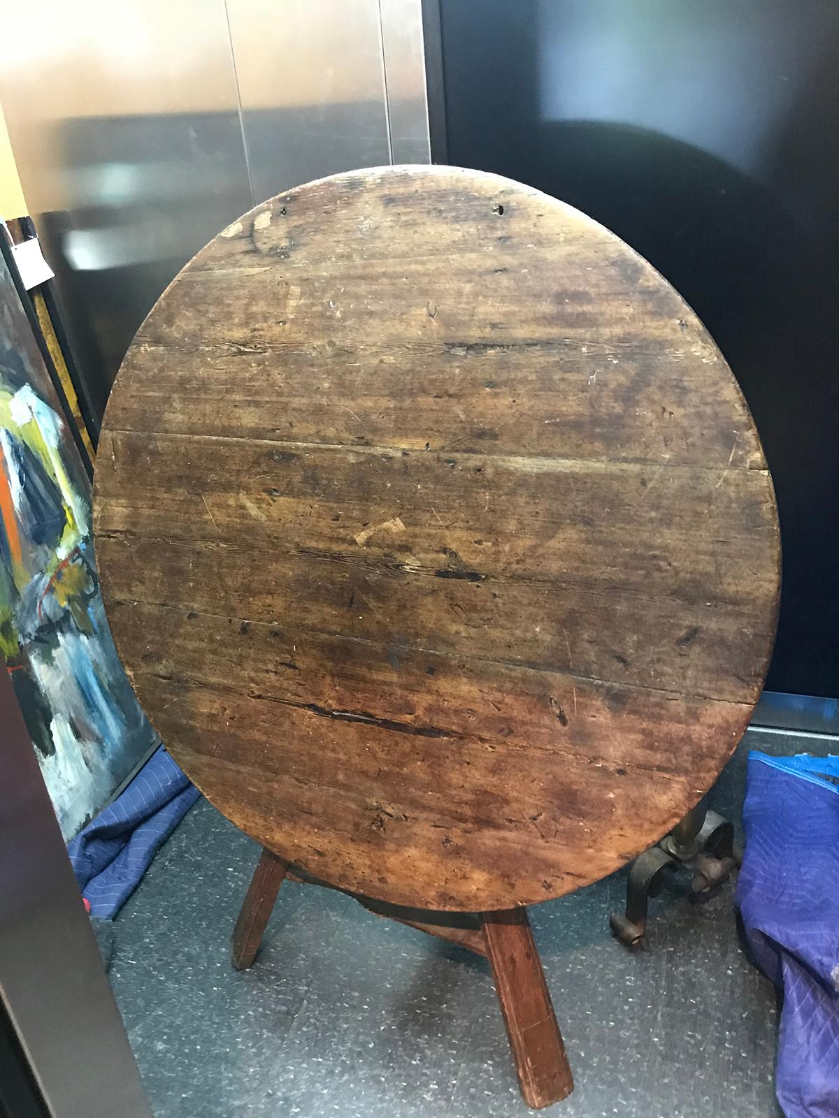 19th-20th Century Old Round Tilt-Top Work Table In Good Condition In Atlanta, GA
