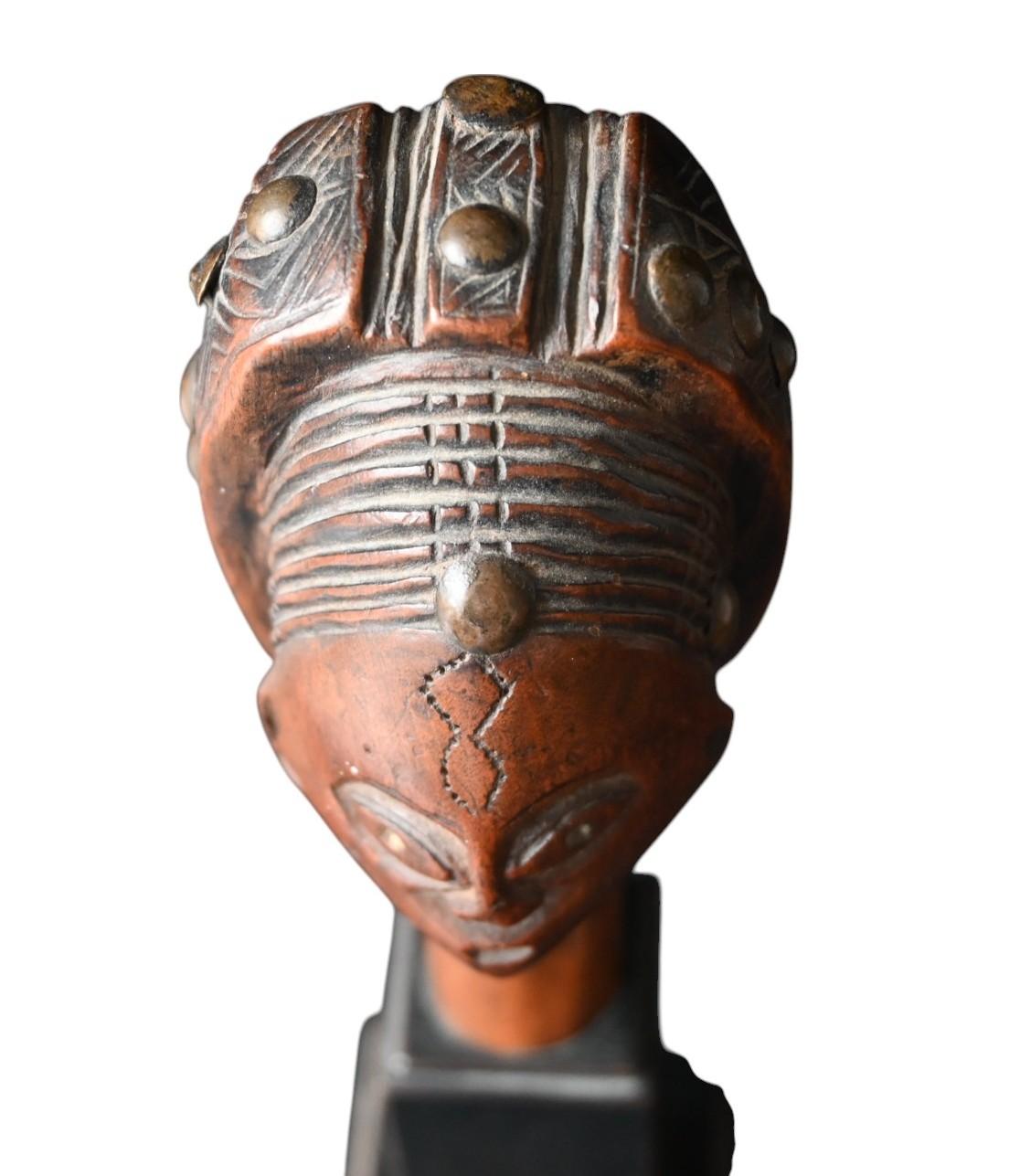 Wood 19th-20th Century Ovimbundu Staff Finial, Angola — Provenance Pierre Dartevelle For Sale