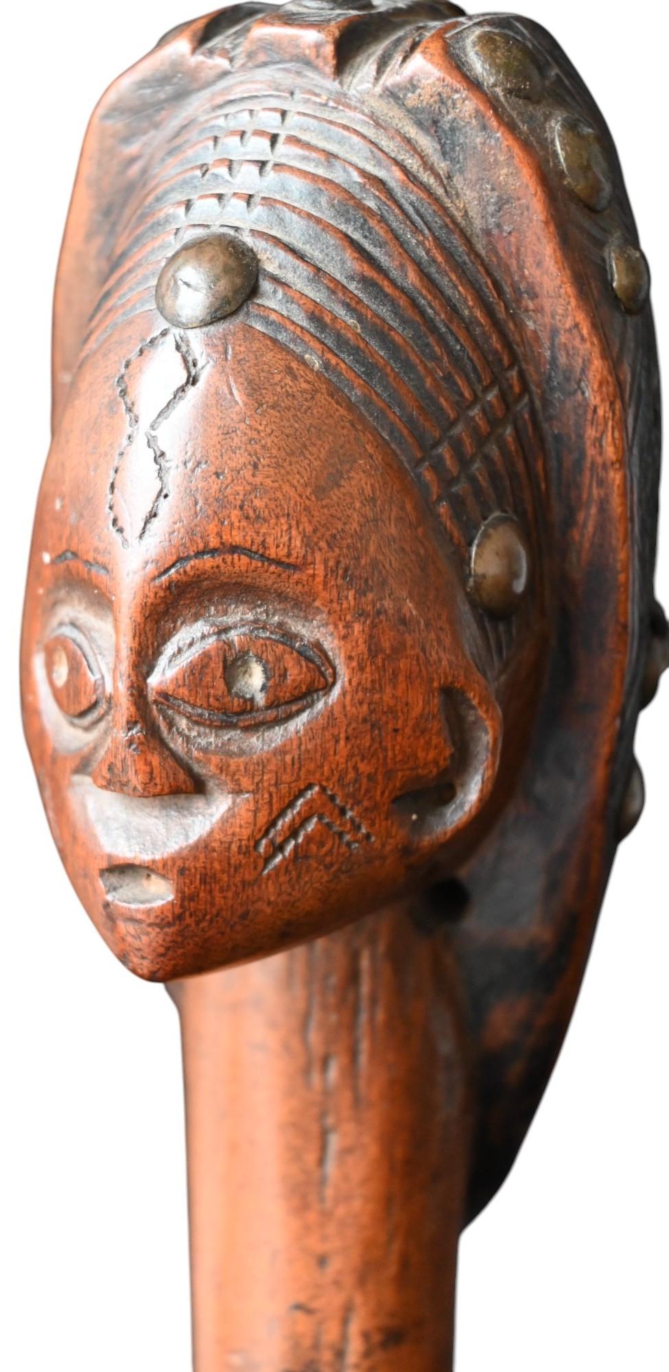 19th-20th Century Ovimbundu Staff Finial, Angola — Provenance Pierre Dartevelle For Sale 1