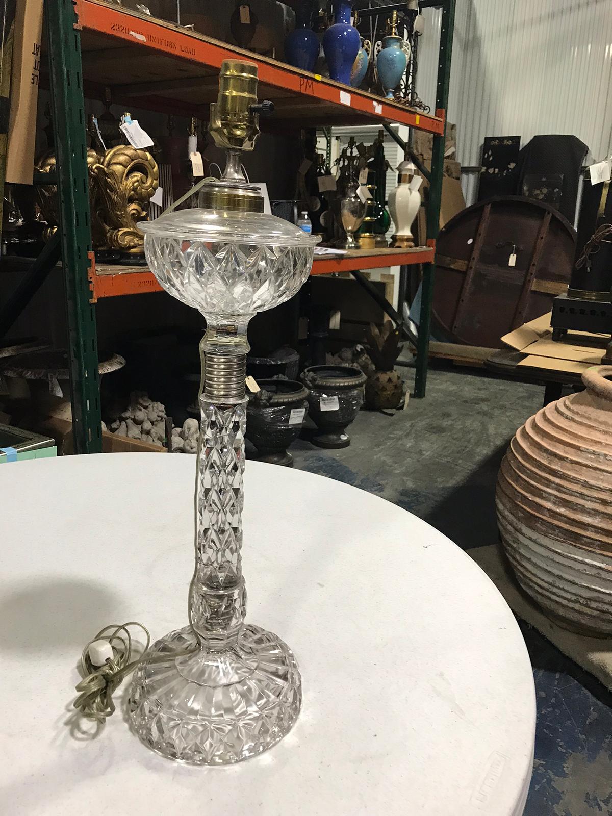 19th-20th Century Quilted Glass Lamp with Oil Font In Good Condition For Sale In Atlanta, GA