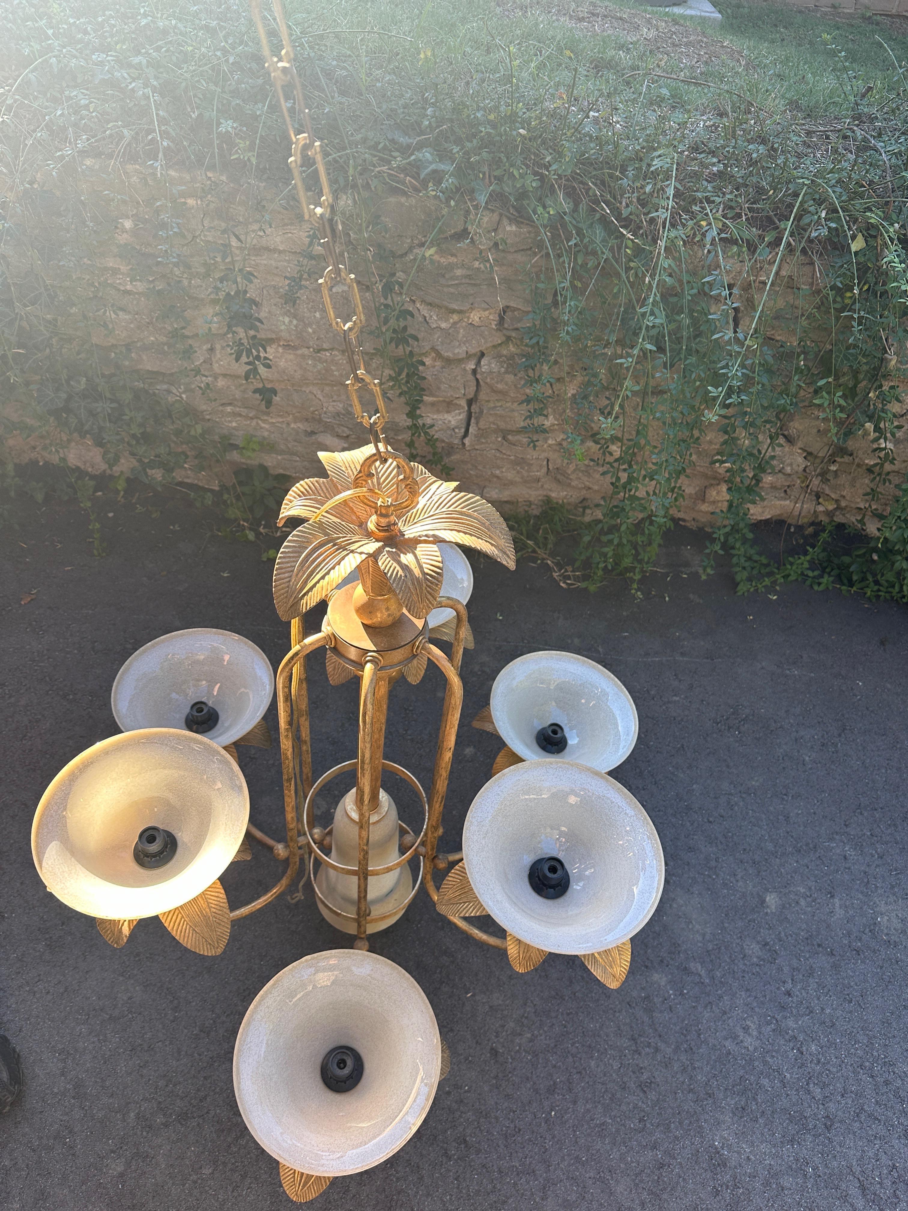 italien Lustre en bronze et verre de style Art Déco du 20e siècle en vente