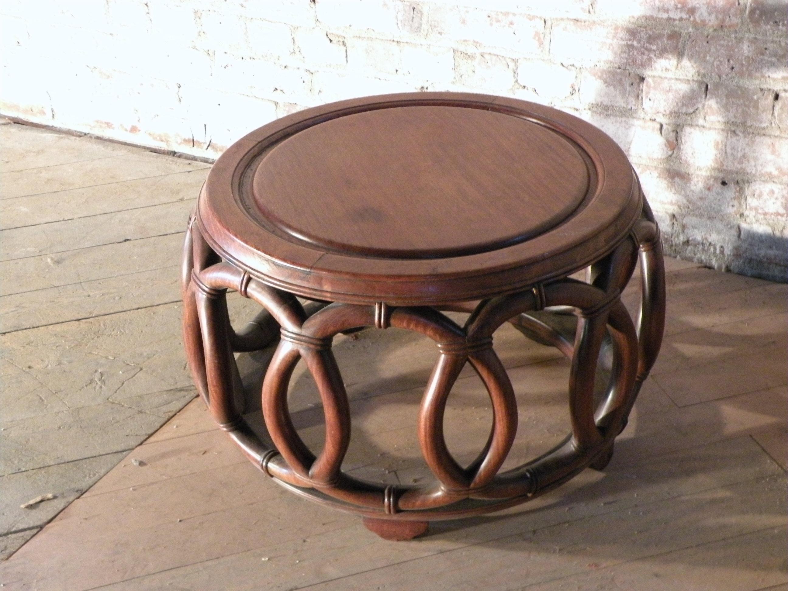 Chinese Export 19th / 20th century Round Chinese Low Table For Sale