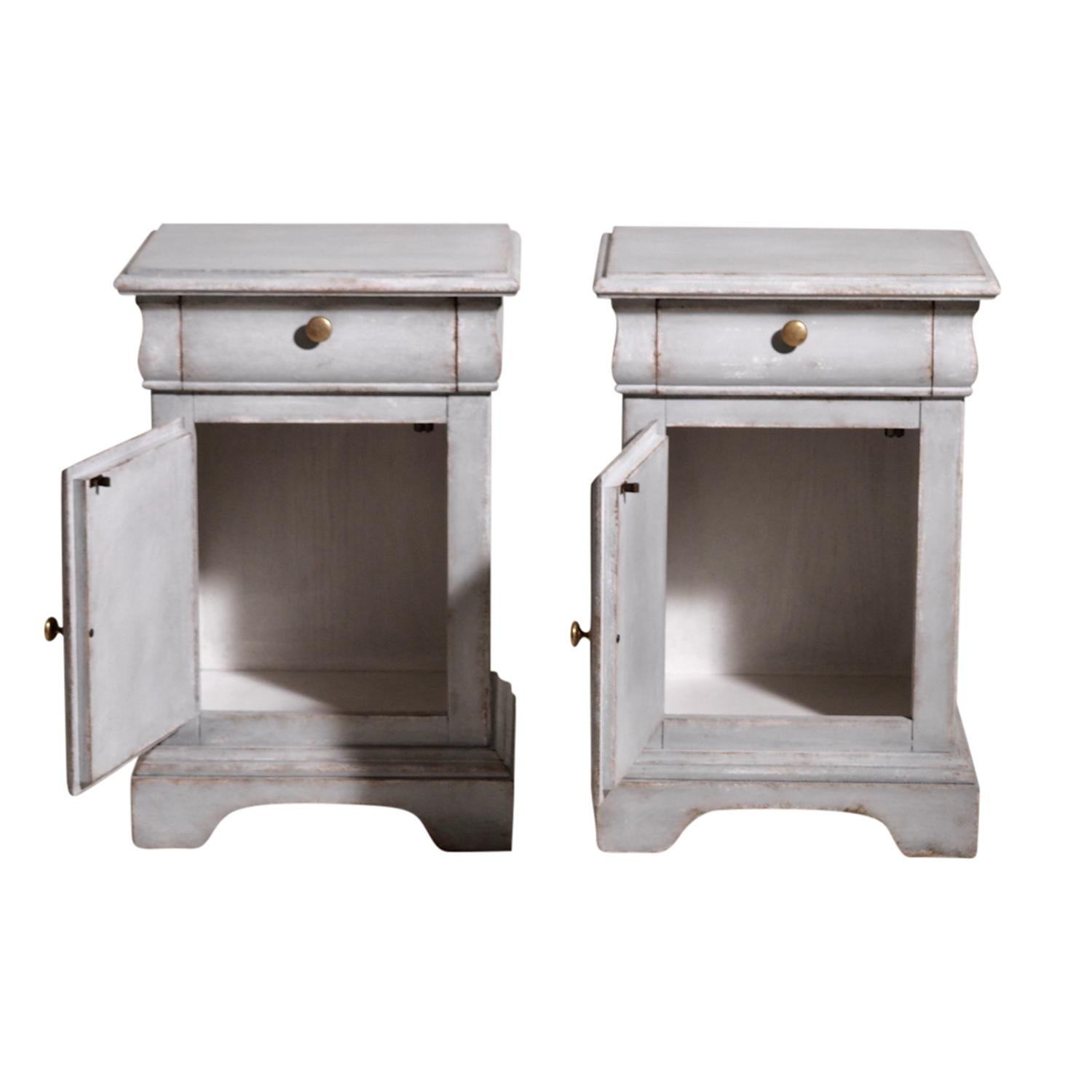 Hand-Painted 19th - 20th Century Swedish Gustavian Pair of Pinewood Cabinets, Nightstands For Sale