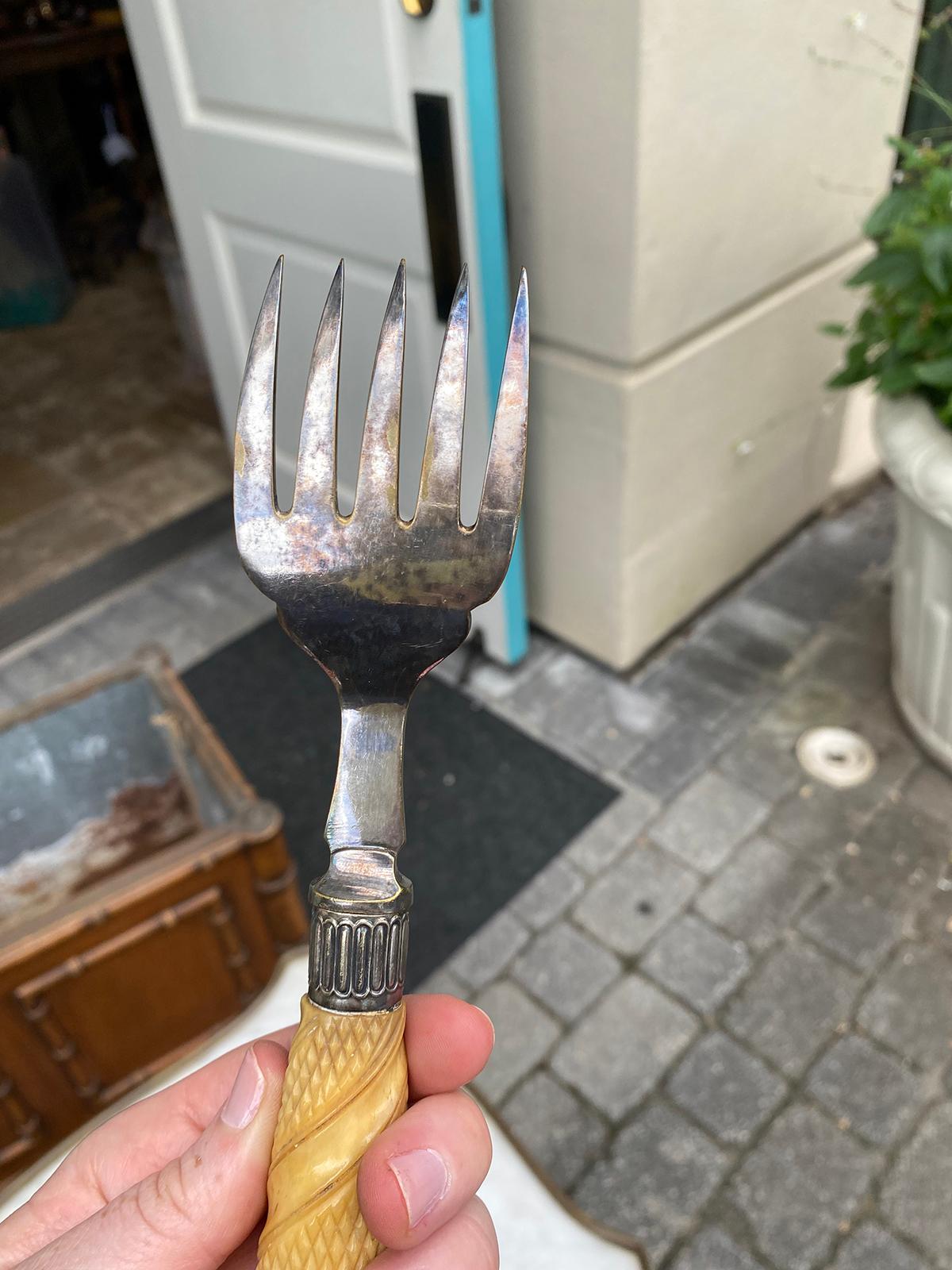 19th-20th Century Two Piece English Carving Set, Marked EPS For Sale 10
