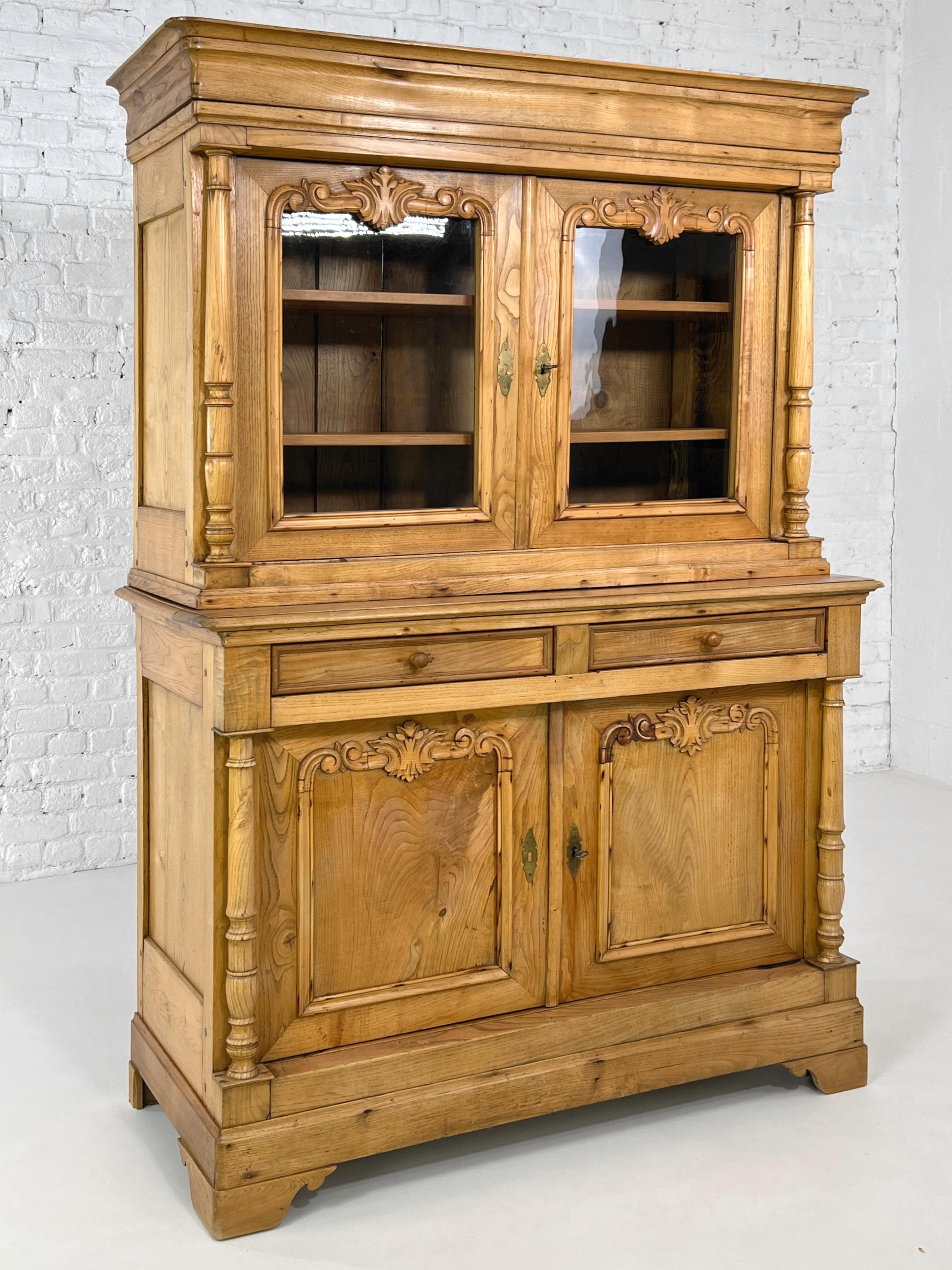 Baroque French Antic Alpine Chalet Chic Pine Wood and Glass Armoire Vitrine Cabinet For Sale