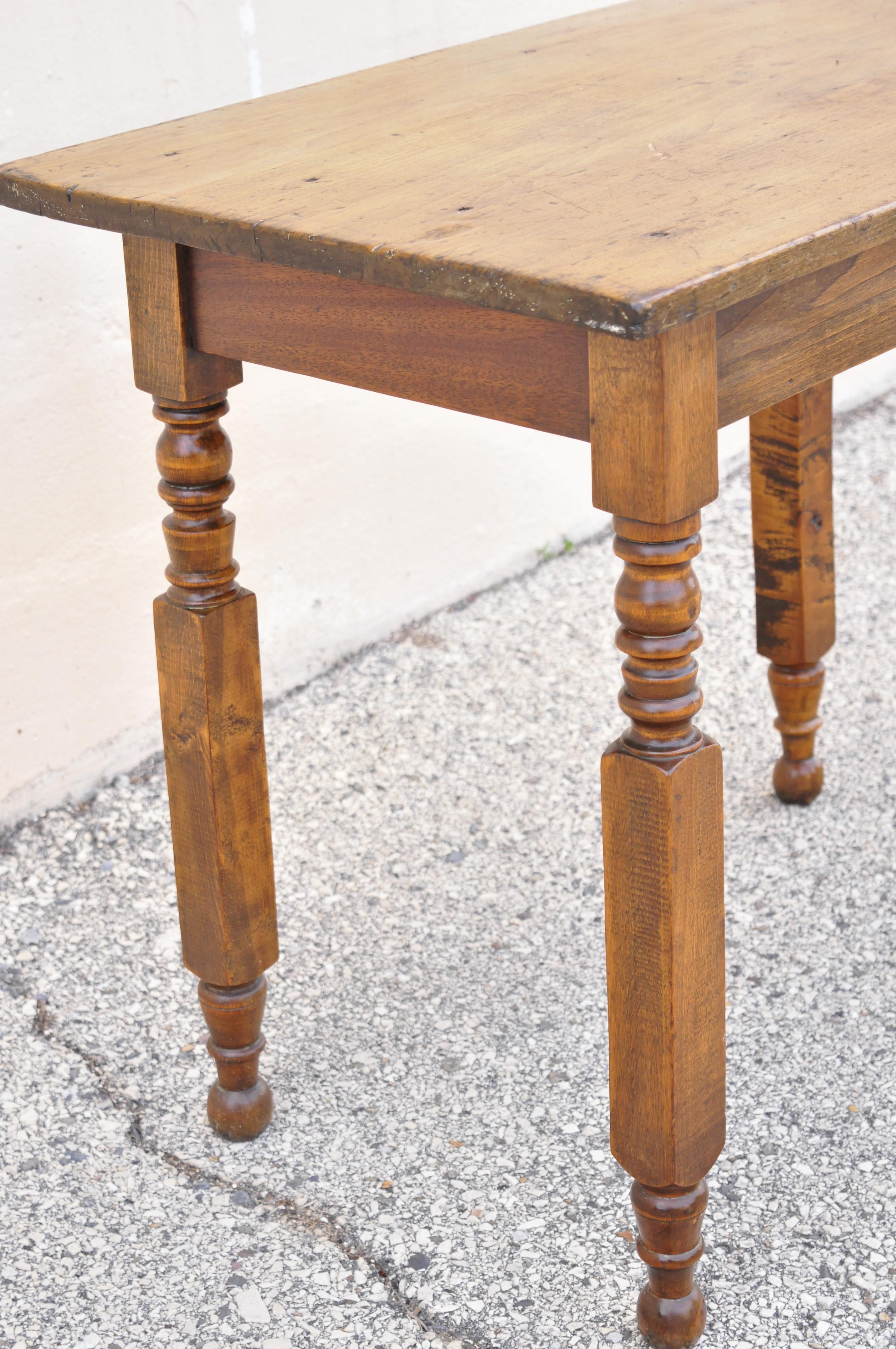 North American 19th American Colonial Walnut Maple Small Desk Side Table with Turn Carved Legs