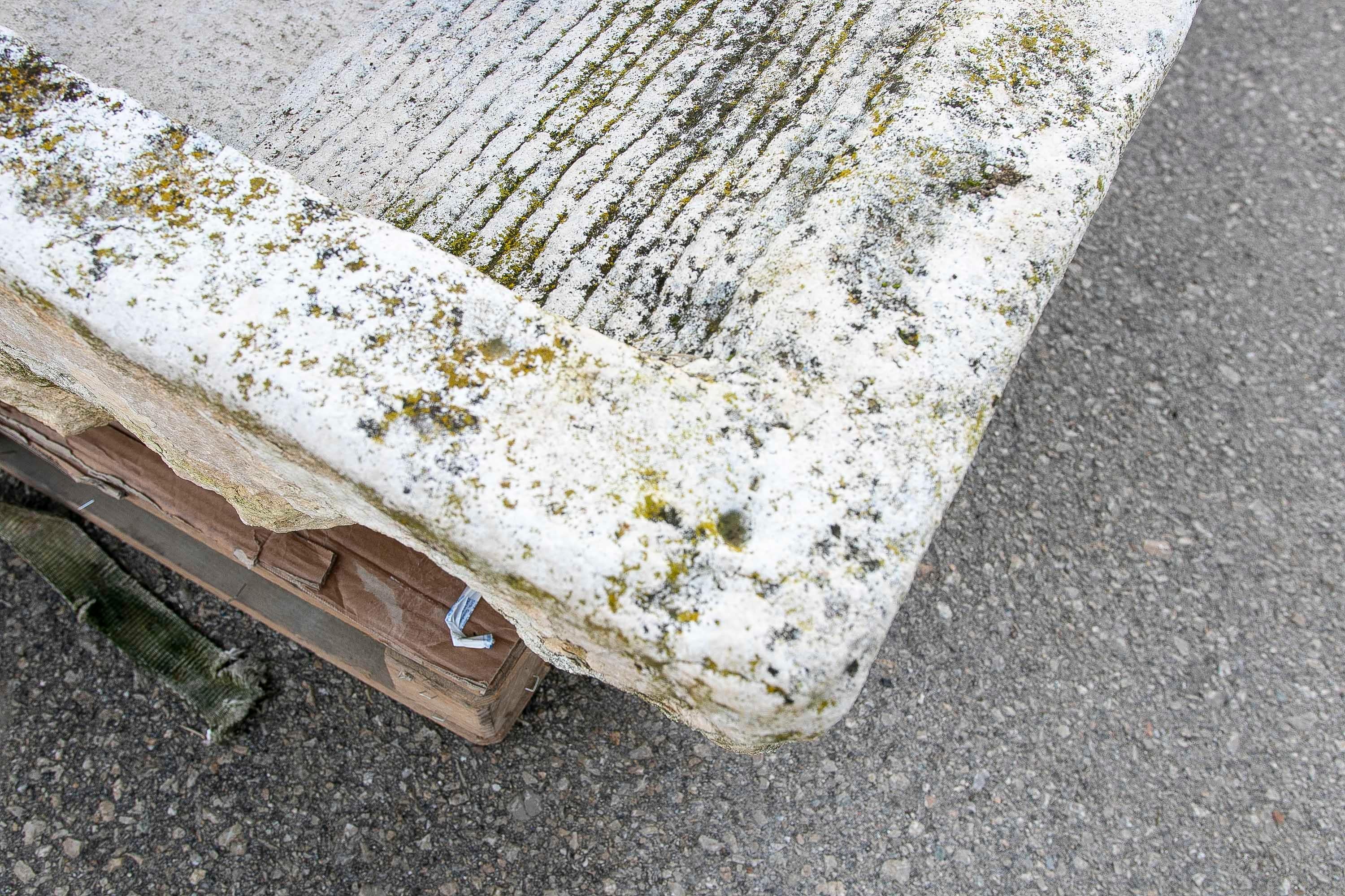 19th Antique Carved Stone Washing Basin for Garden or Decorative Fountain In Good Condition For Sale In Marbella, ES