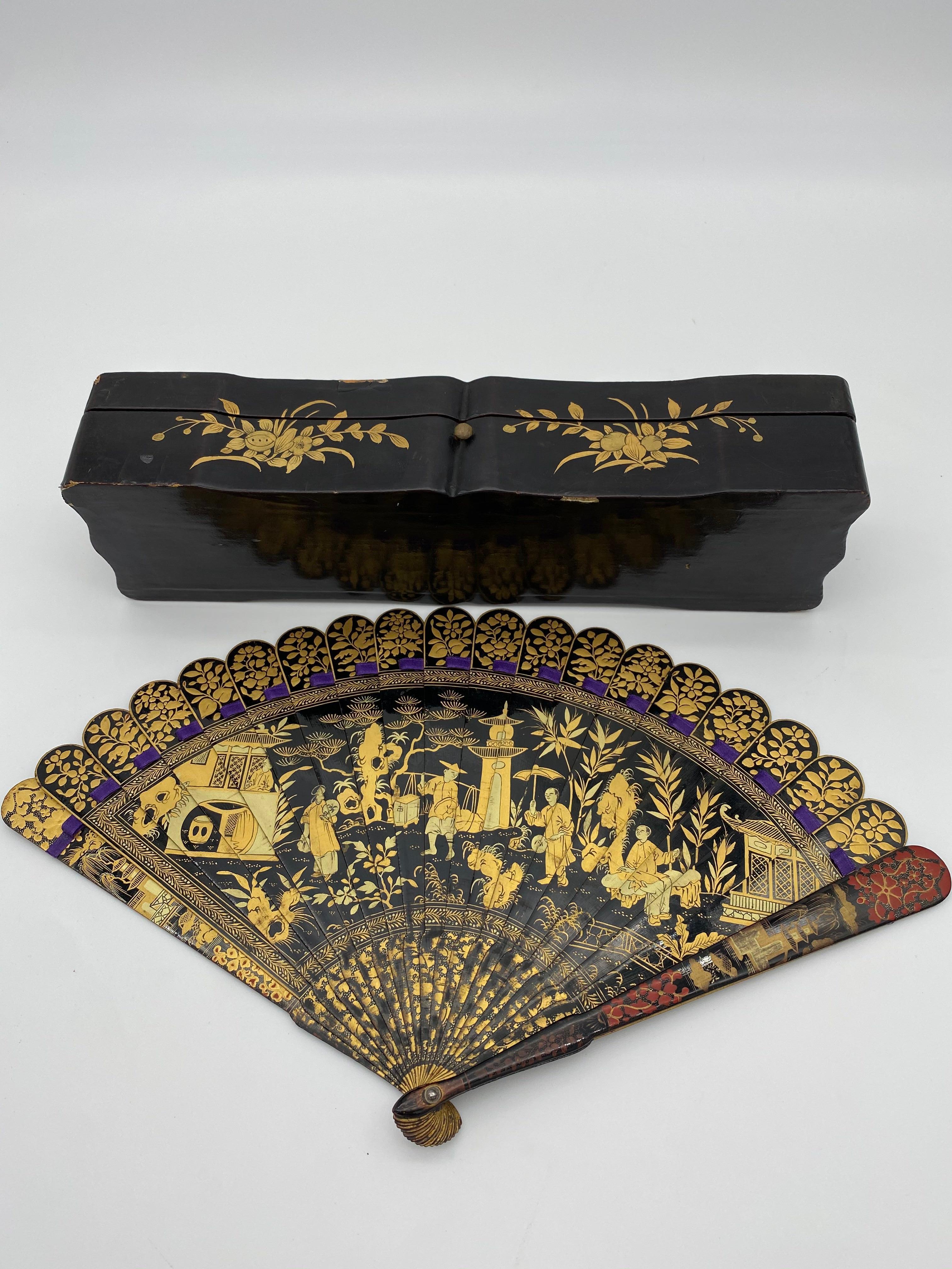 Antique Chinese Hand Painted Lacquer Scene Gilt Fan with Lacquer Box For Sale 4