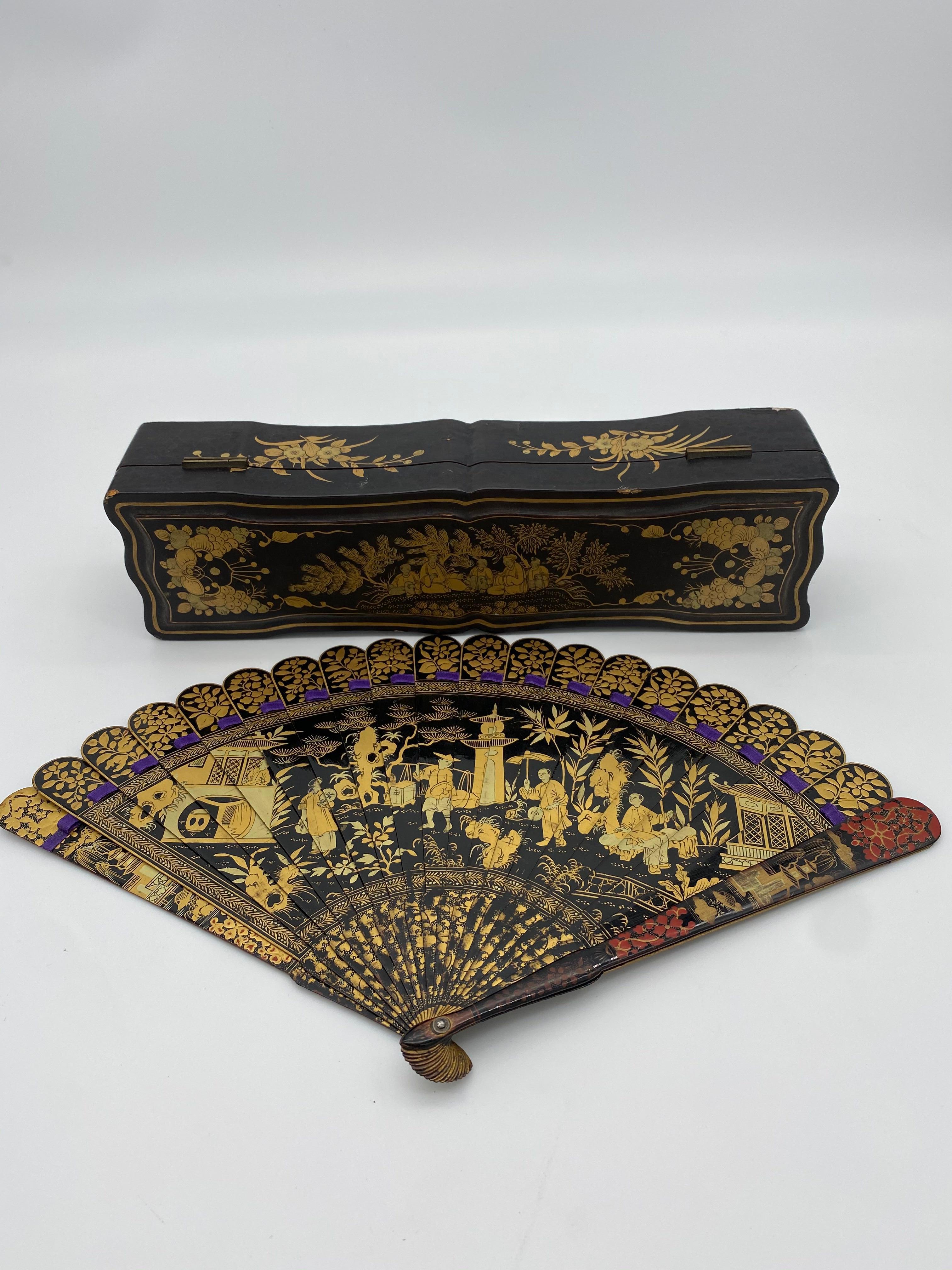 Antique Chinese Hand Painted Lacquer Scene Gilt Fan with Lacquer Box For Sale 5
