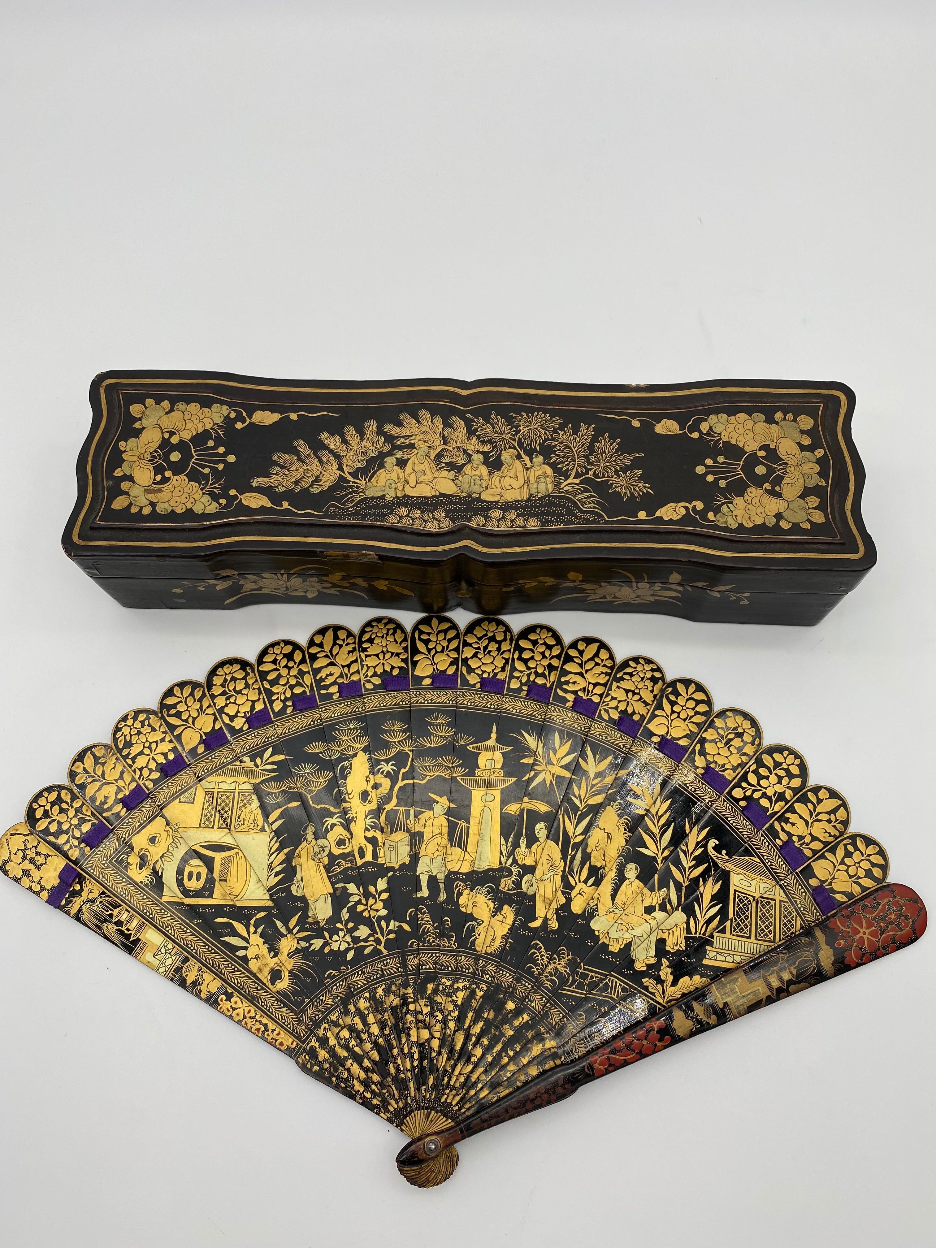 Antique Chinese Hand Painted Lacquer Scene Gilt Fan with Lacquer Box For Sale 3