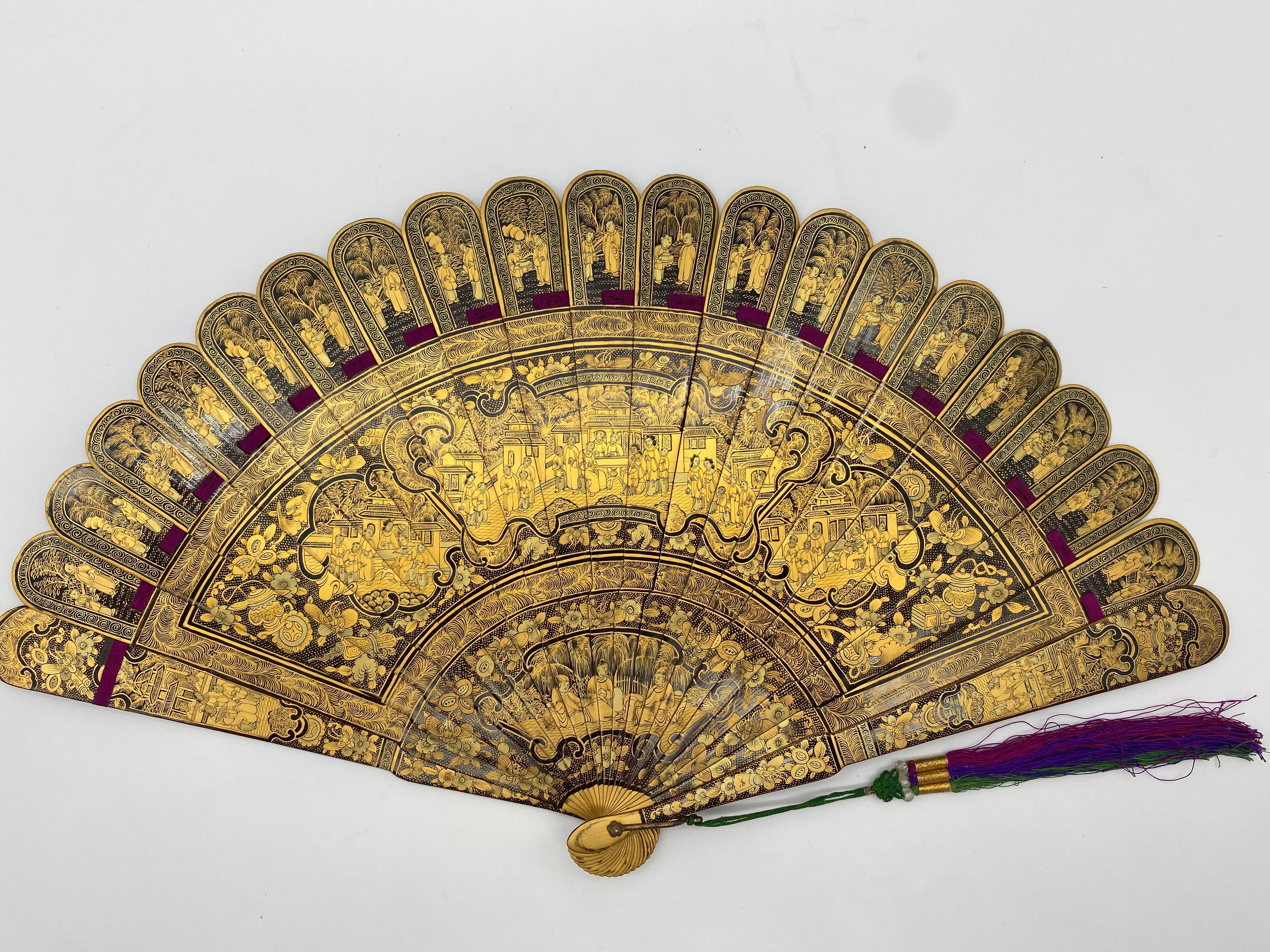 Antique Chinese Hand Paint Gold Lacquer Scene Gilt Fan with Lacquer Box For Sale 1