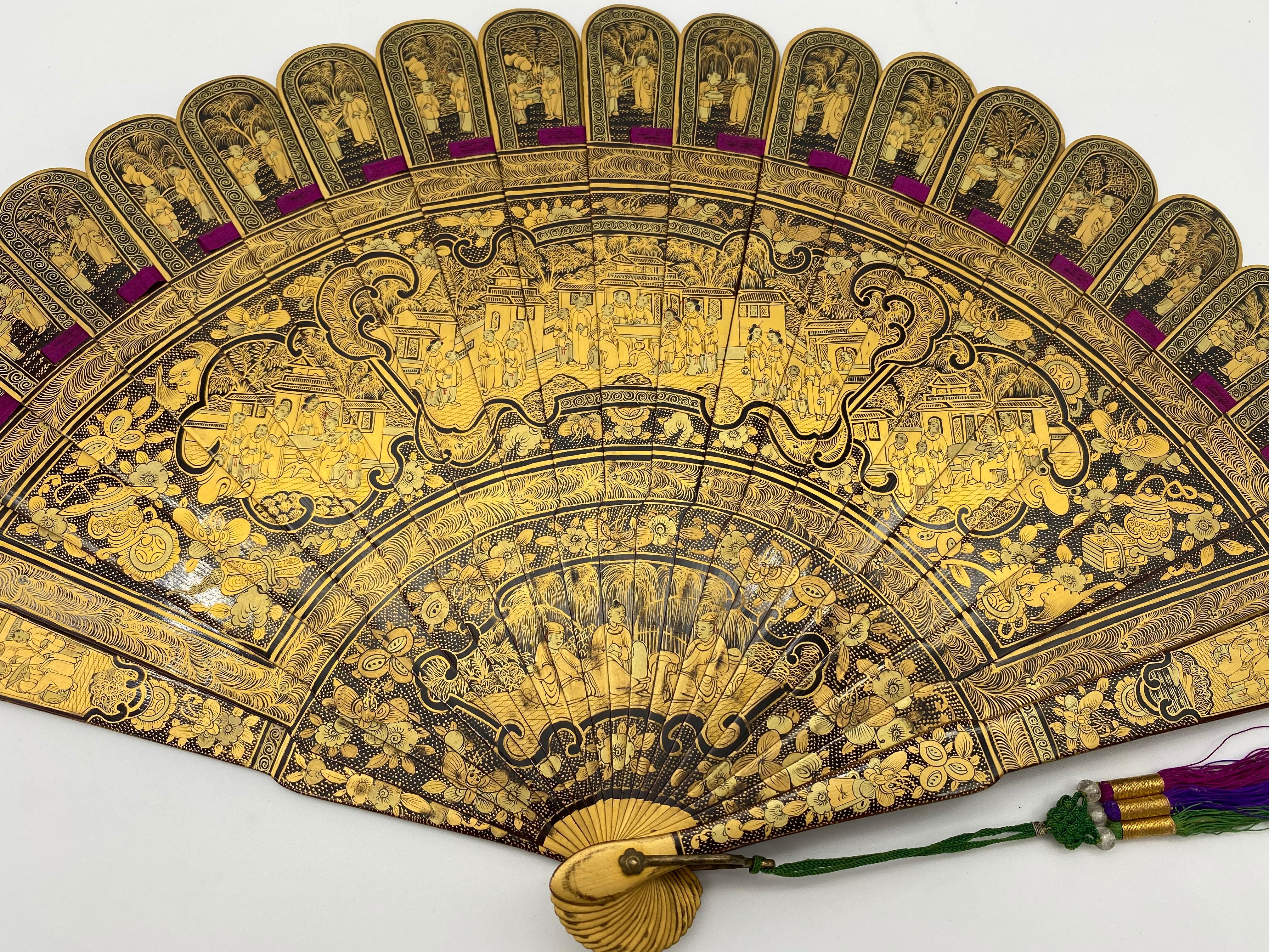 Antique Chinese Hand Paint Gold Lacquer Scene Gilt Fan with Lacquer Box For Sale 3