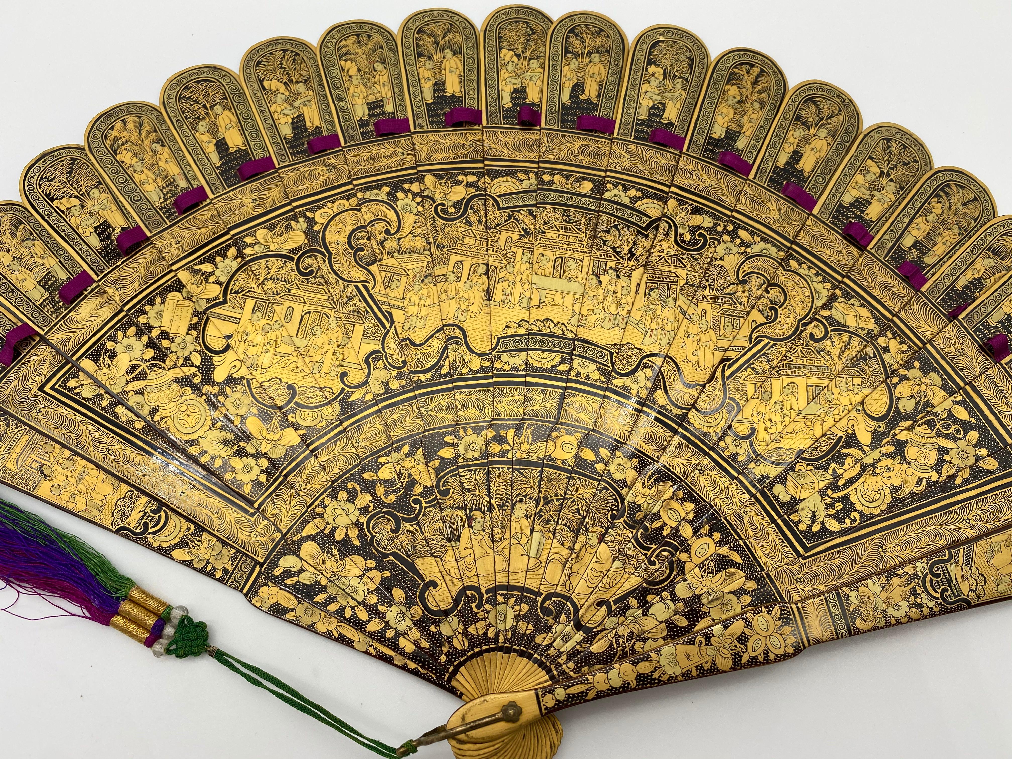 Antique Chinese Hand Paint Gold Lacquer Scene Gilt Fan with Lacquer Box For Sale 4