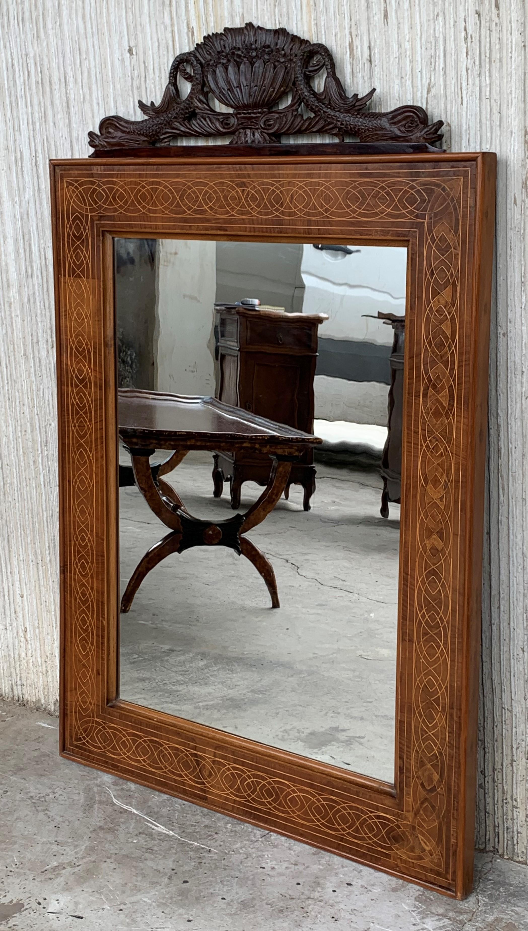 Empire Antique Mirror en acajou incrusté de marqueterie géométrique avec cimier sculpté en vente