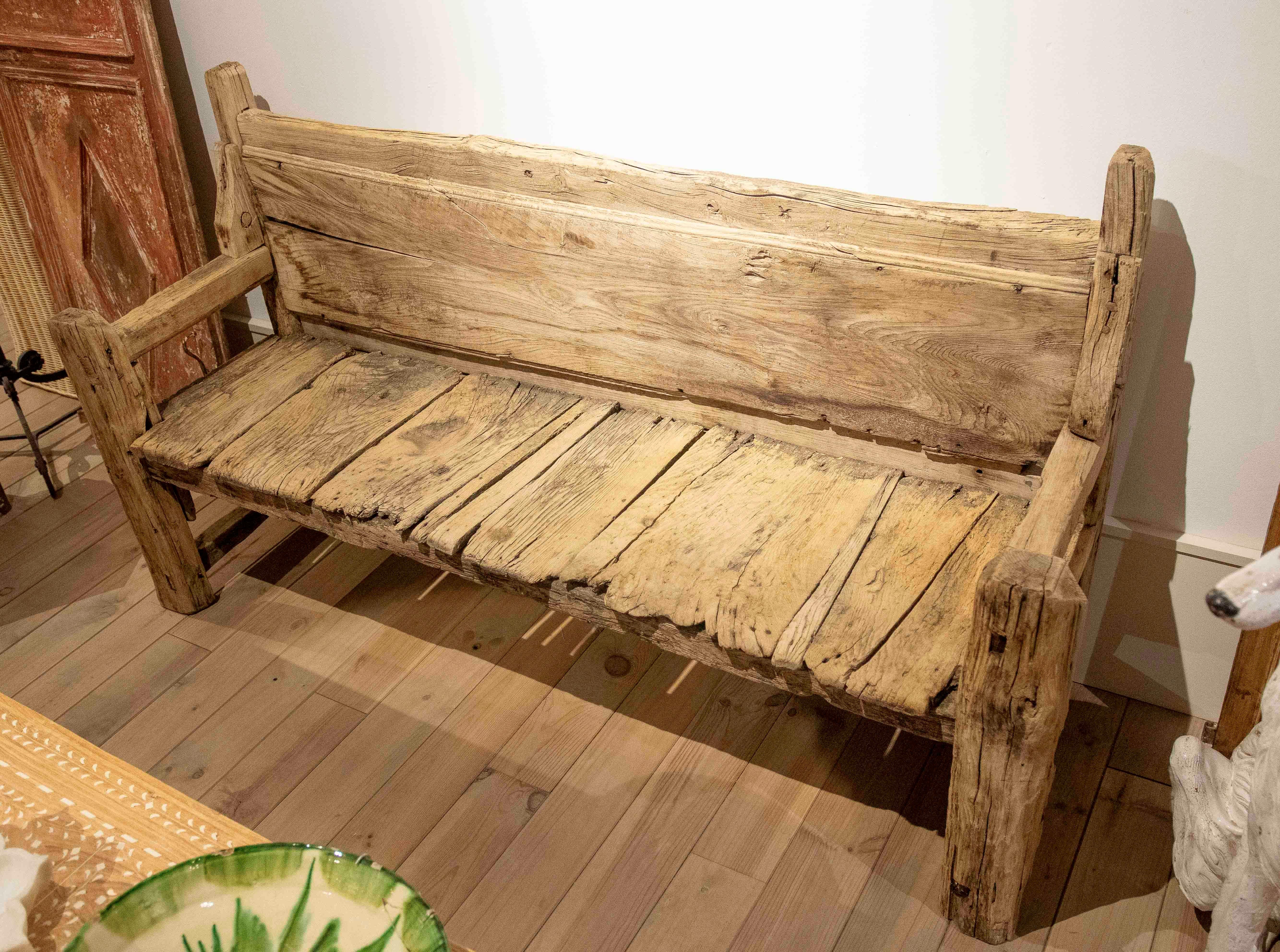 19. Antike Rustikale Bank aus Massivholz im Angebot 2