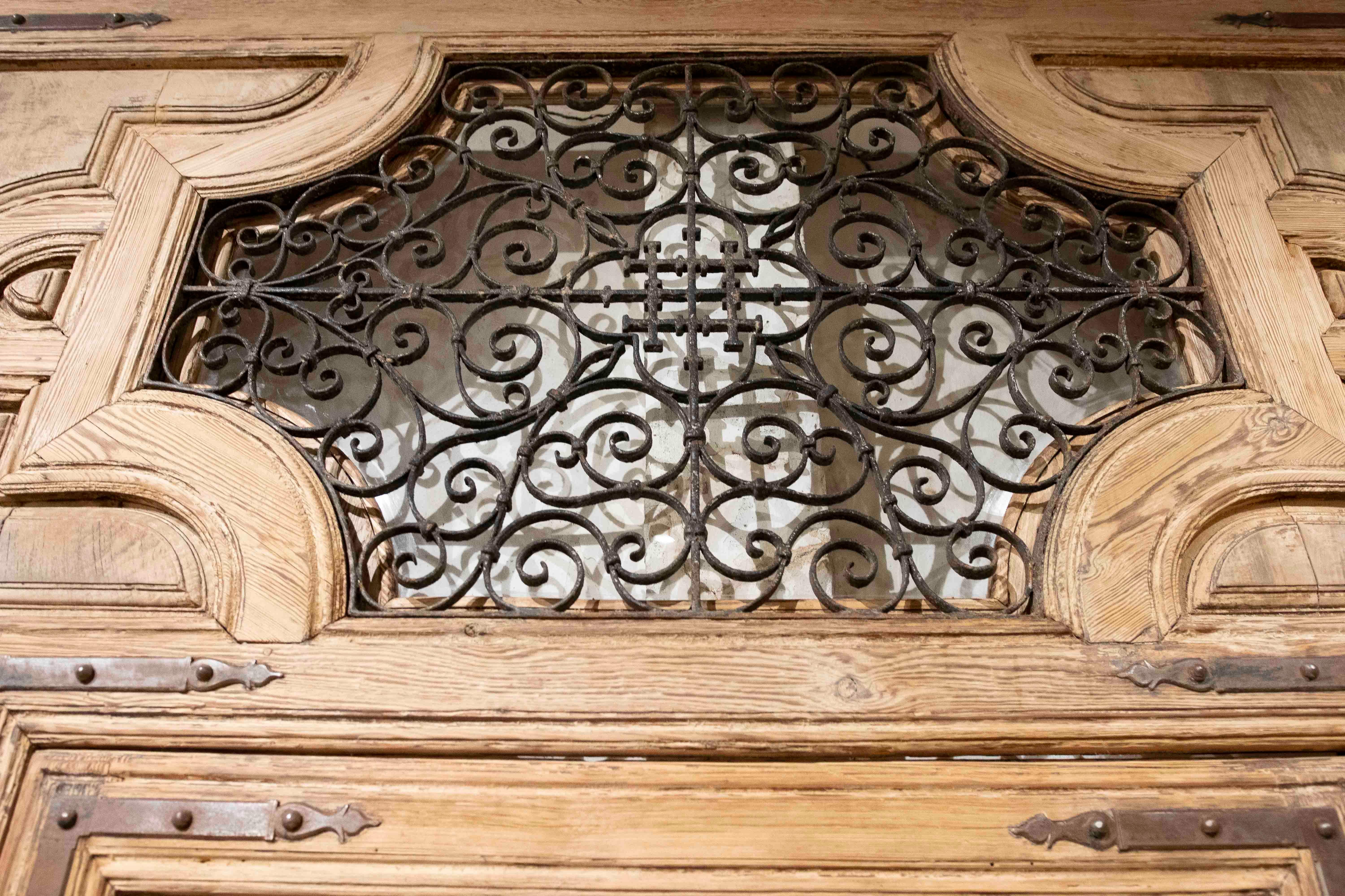 19th Antique Wooden Entrance Door with Wrought Iron Grille and Bronze Knockers For Sale 6