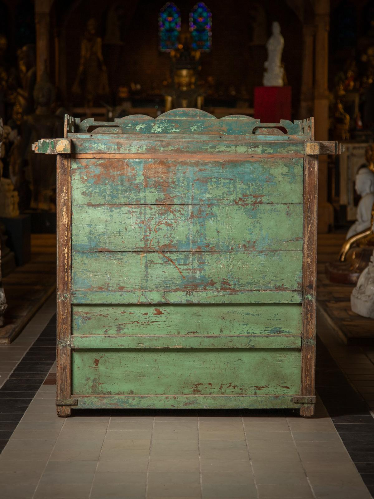 XIX secolo Tempio indiano antico in legno del 19° secolo - OriginalBuddhas in vendita