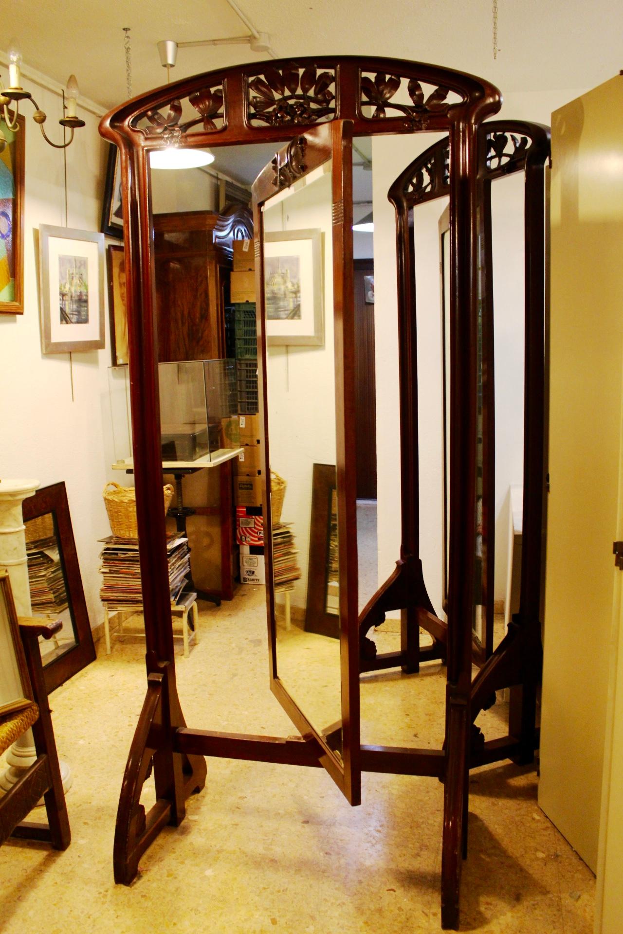 Art Nouveau Walnut Cheval Mirror in the Manner of Louis Majorelle, 19th Century  For Sale 6