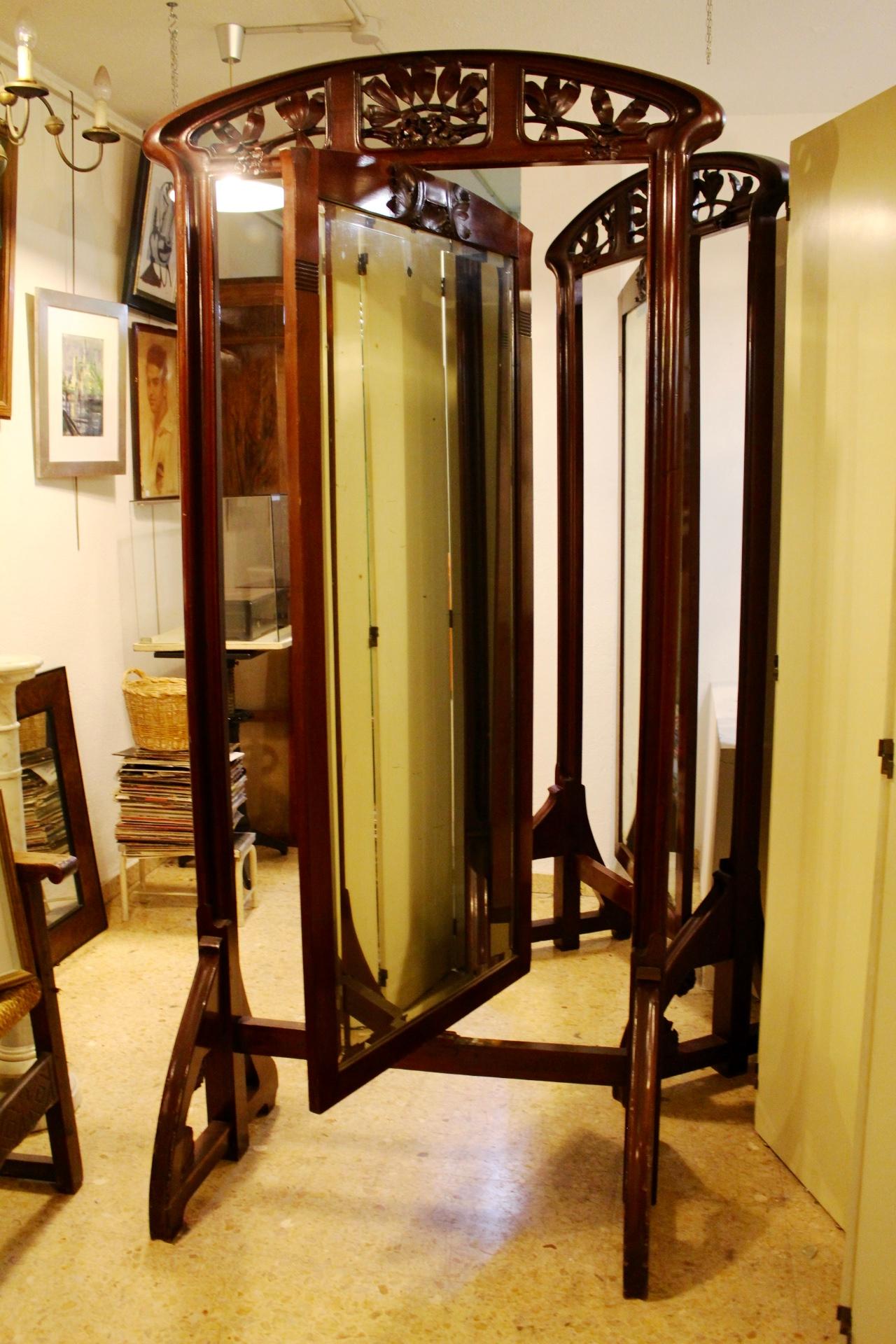 Art Nouveau Walnut Cheval Mirror in the Manner of Louis Majorelle, 19th Century  For Sale 7