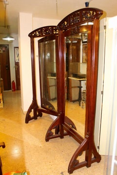 Art Nouveau Walnut Cheval Mirror in the Manner of Louis Majorelle, 19th Century