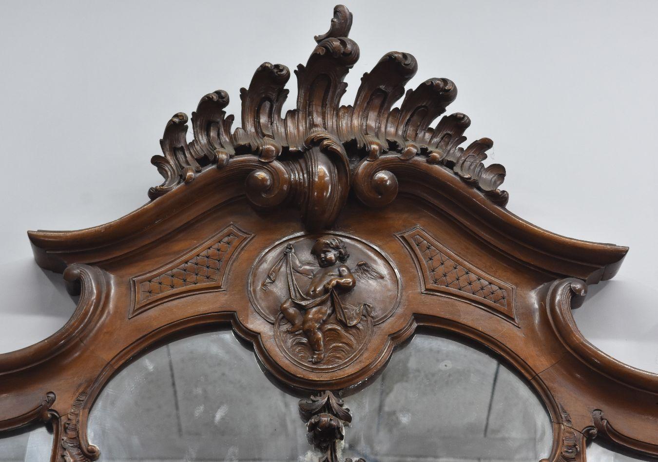 19th Baroque Louis XV Rococo Style Walnut Dressing Table with Putti In Good Condition For Sale In Marseille, FR