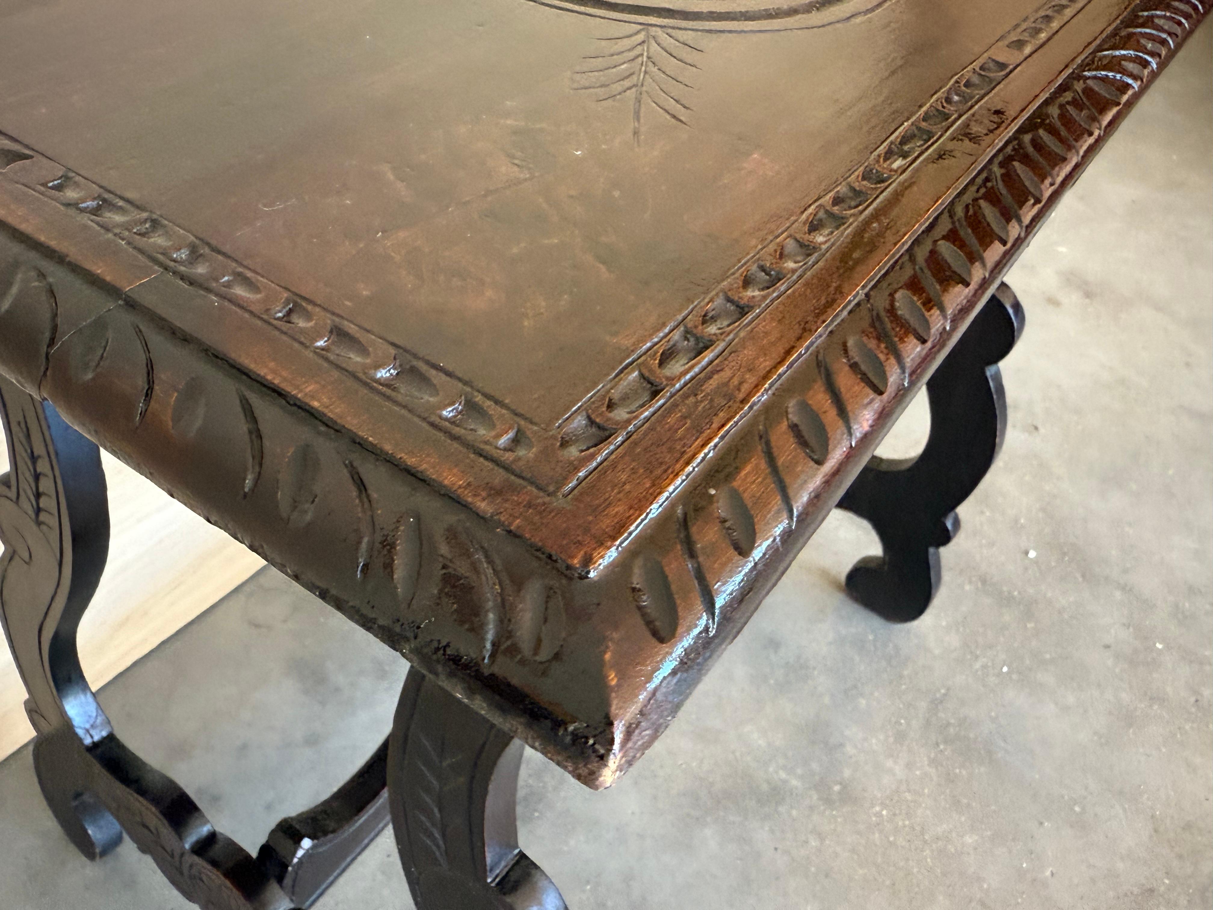 19th  Baroque Spanish Side Table with Lyre Legs and Carved Edges For Sale 4