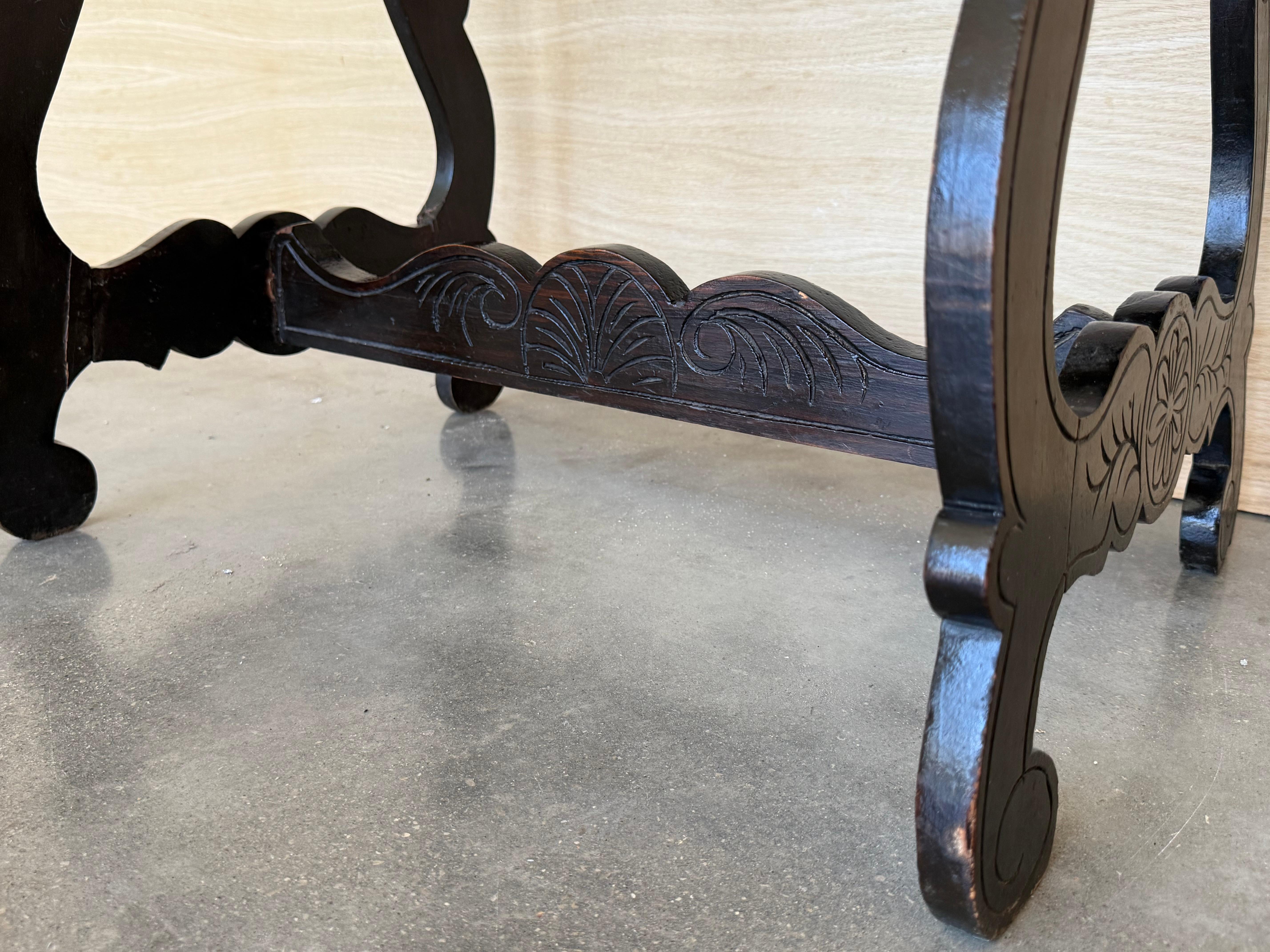 19th  Baroque Spanish Side Table with Lyre Legs and Carved Edges For Sale 5