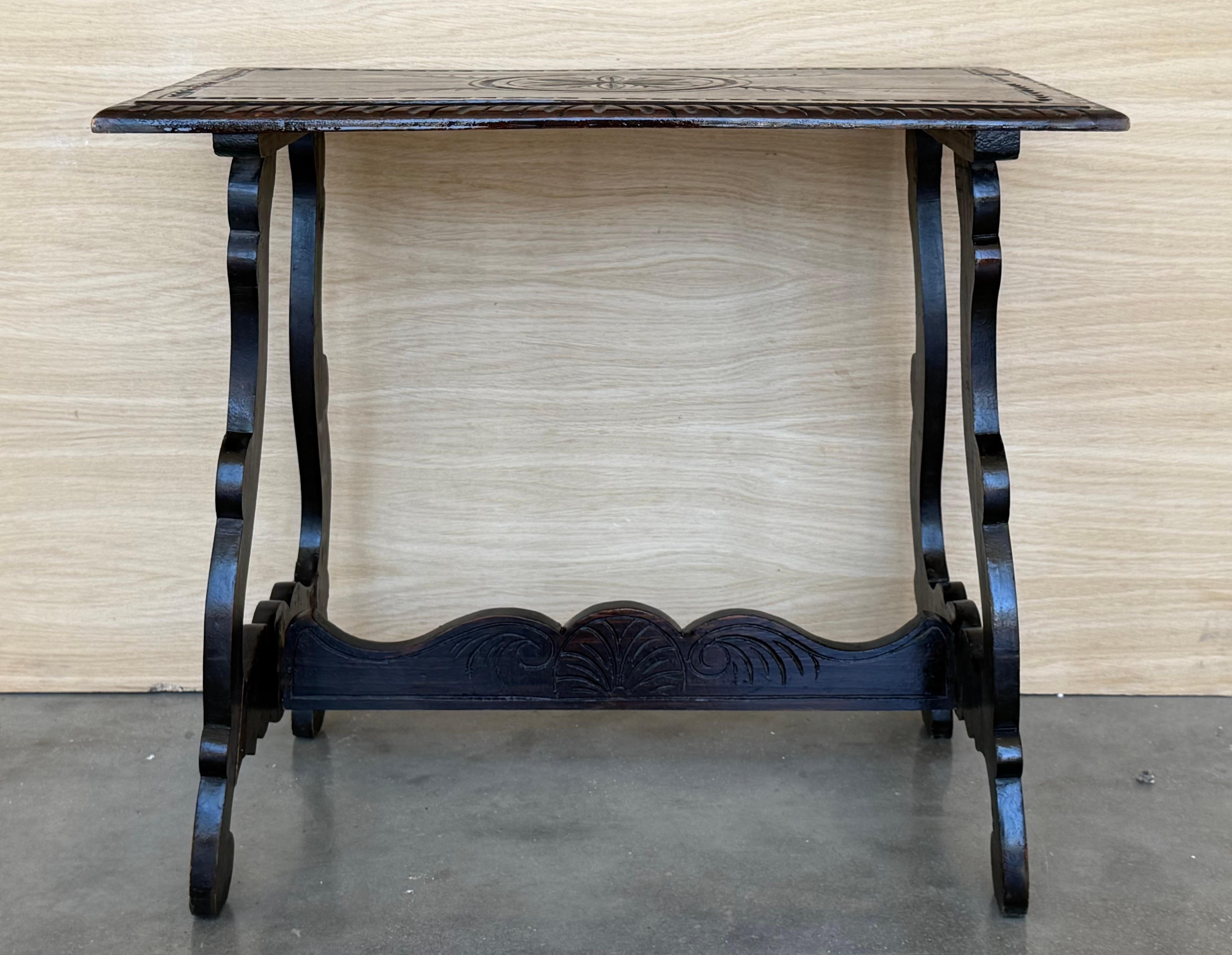 Spanish Colonial 19th  Baroque Spanish Side Table with Lyre Legs and Carved Edges For Sale