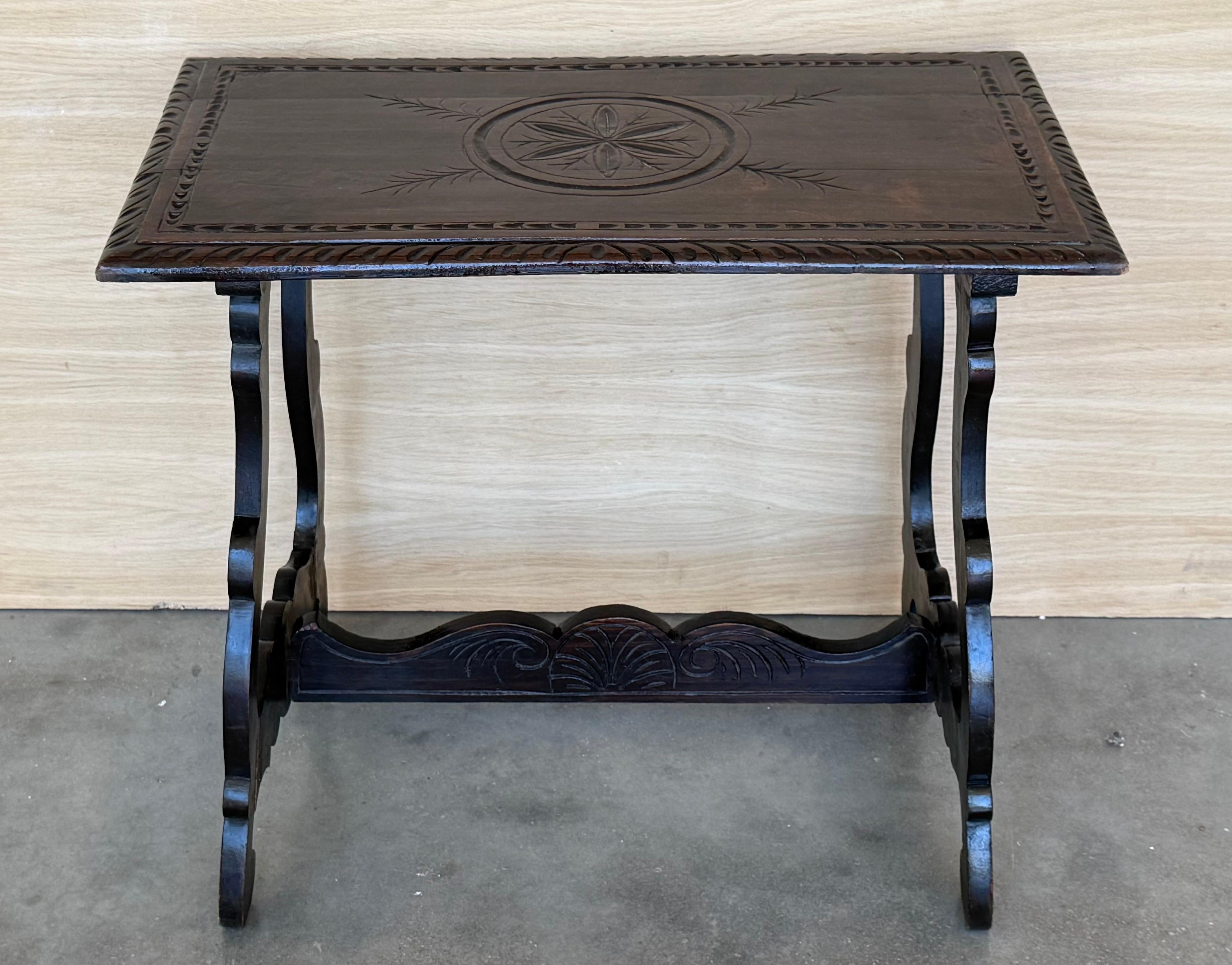 19th  Baroque Spanish Side Table with Lyre Legs and Carved Edges In Good Condition For Sale In Miami, FL