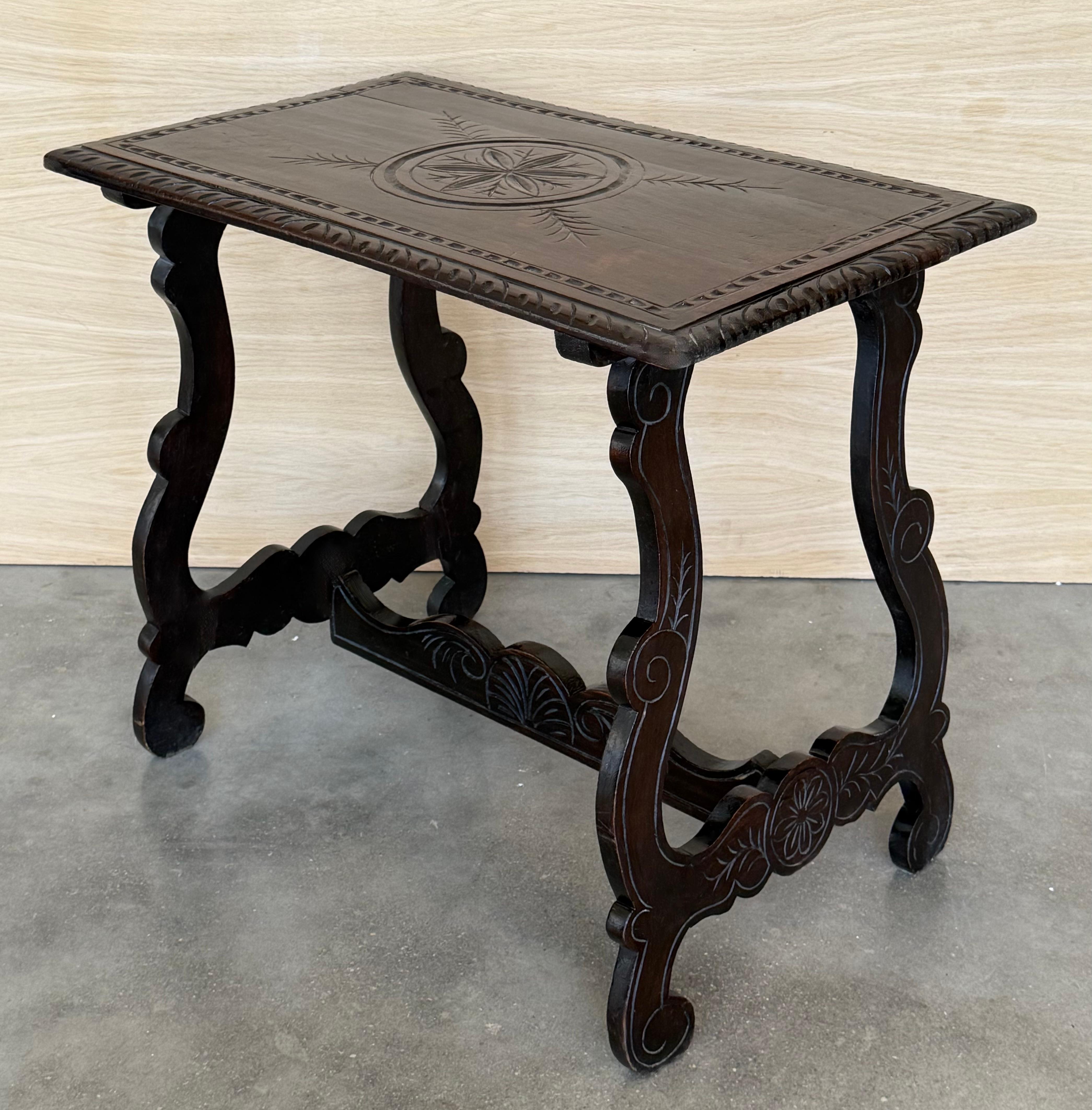 19th  Baroque Spanish Side Table with Lyre Legs and Carved Edges For Sale 3