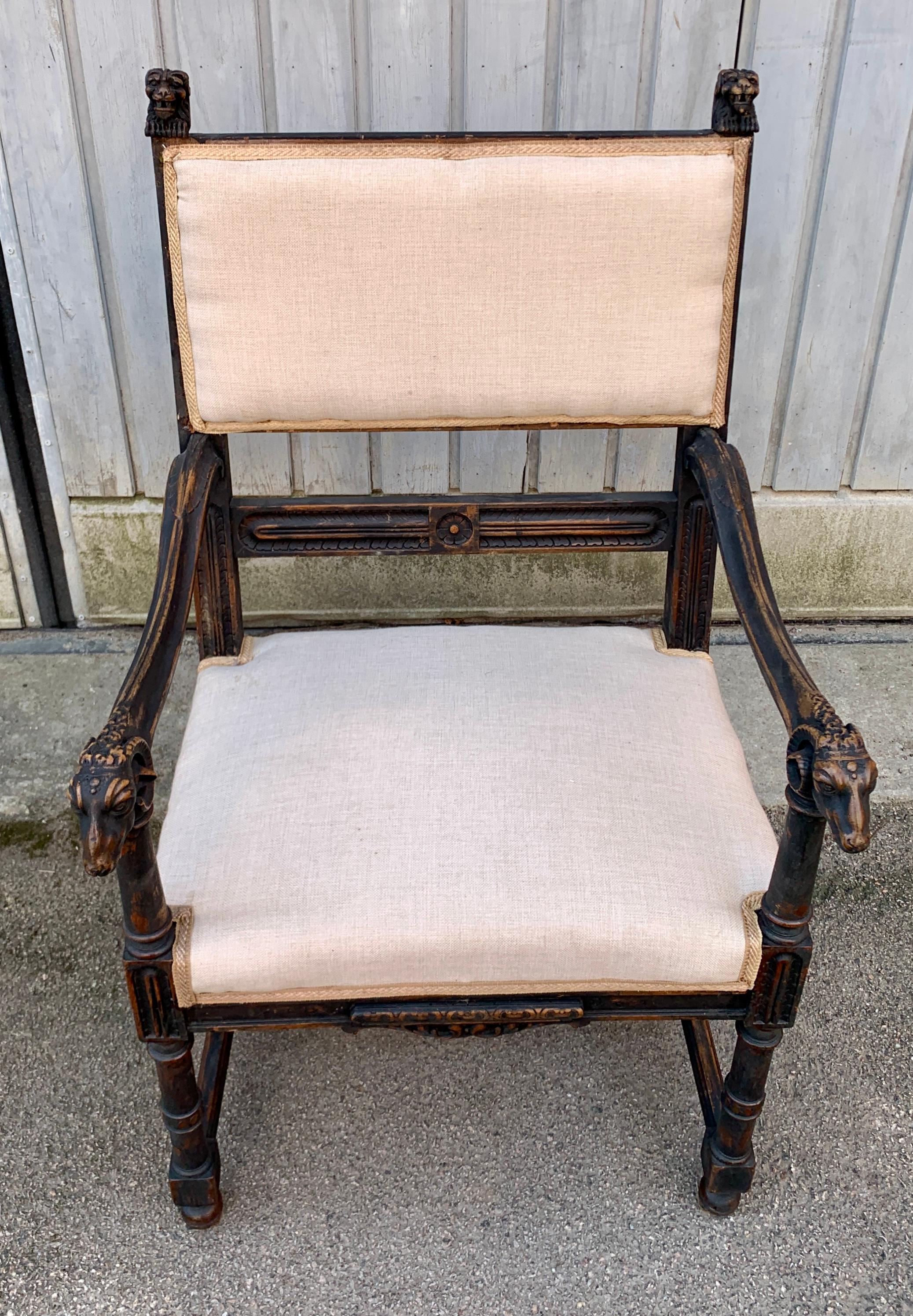 Französischer Sessel des 19. Jahrhunderts, schwarz lackiert (Eichenholz) im Angebot
