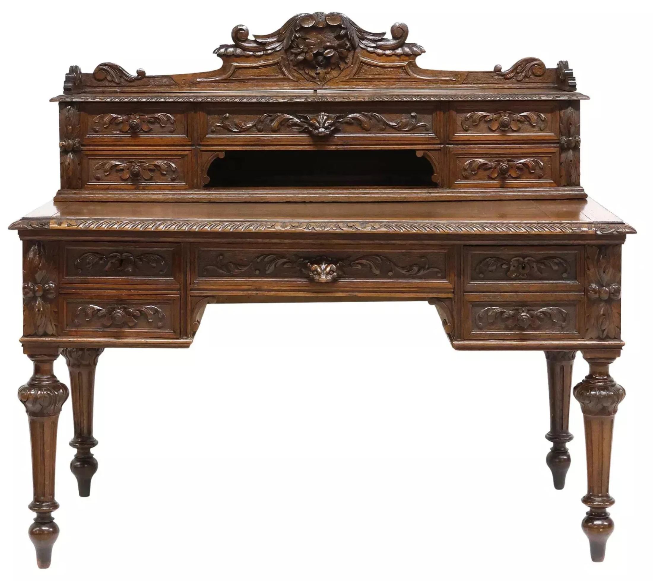 Autre Bureau ancien du 19ème siècle, style Henri II français, sculpté en chêne, années 1800 en vente