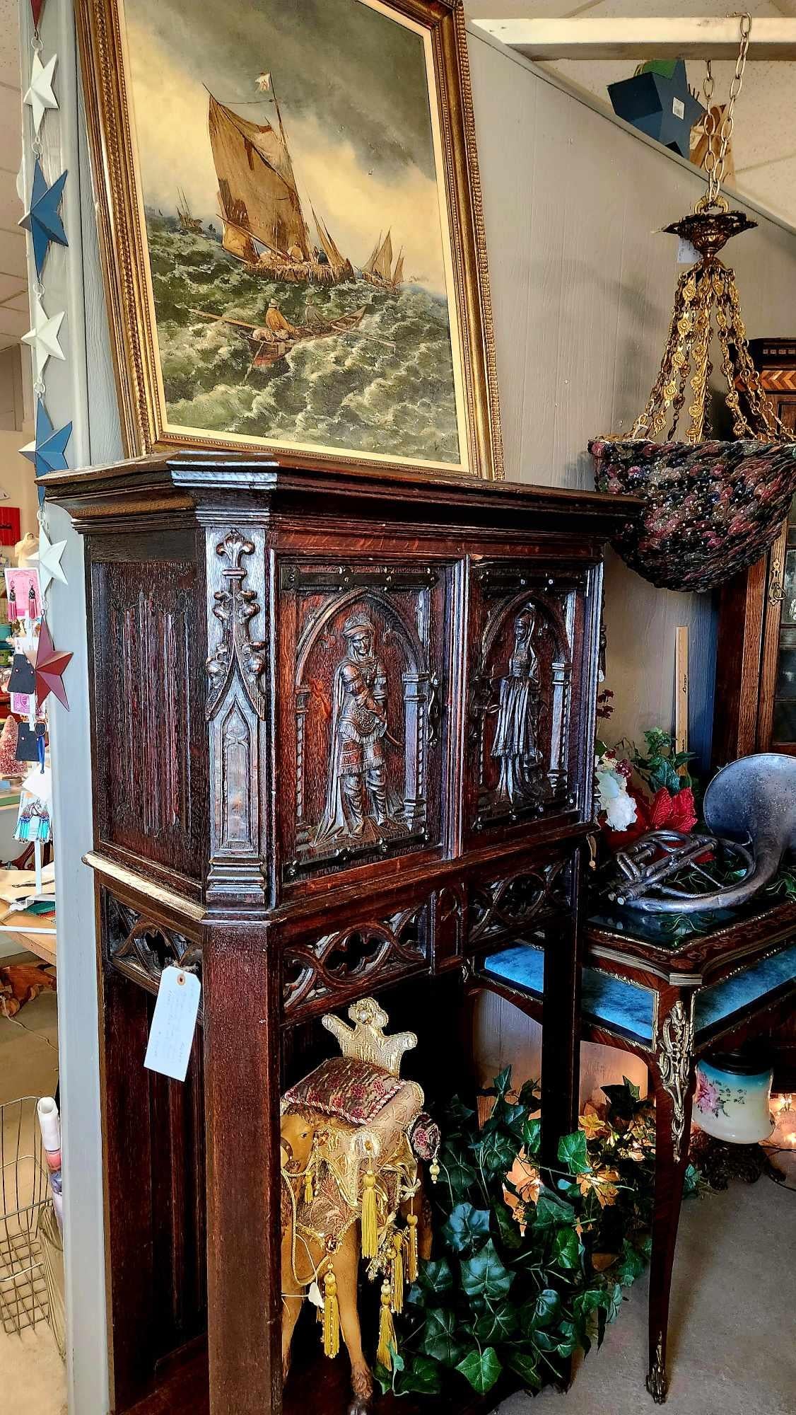 19. Jh., 1800er Jahre Antikes französisches, gotisches Revival, geschnitztes Eichen-Kredenz-Cupboard! im Angebot 2