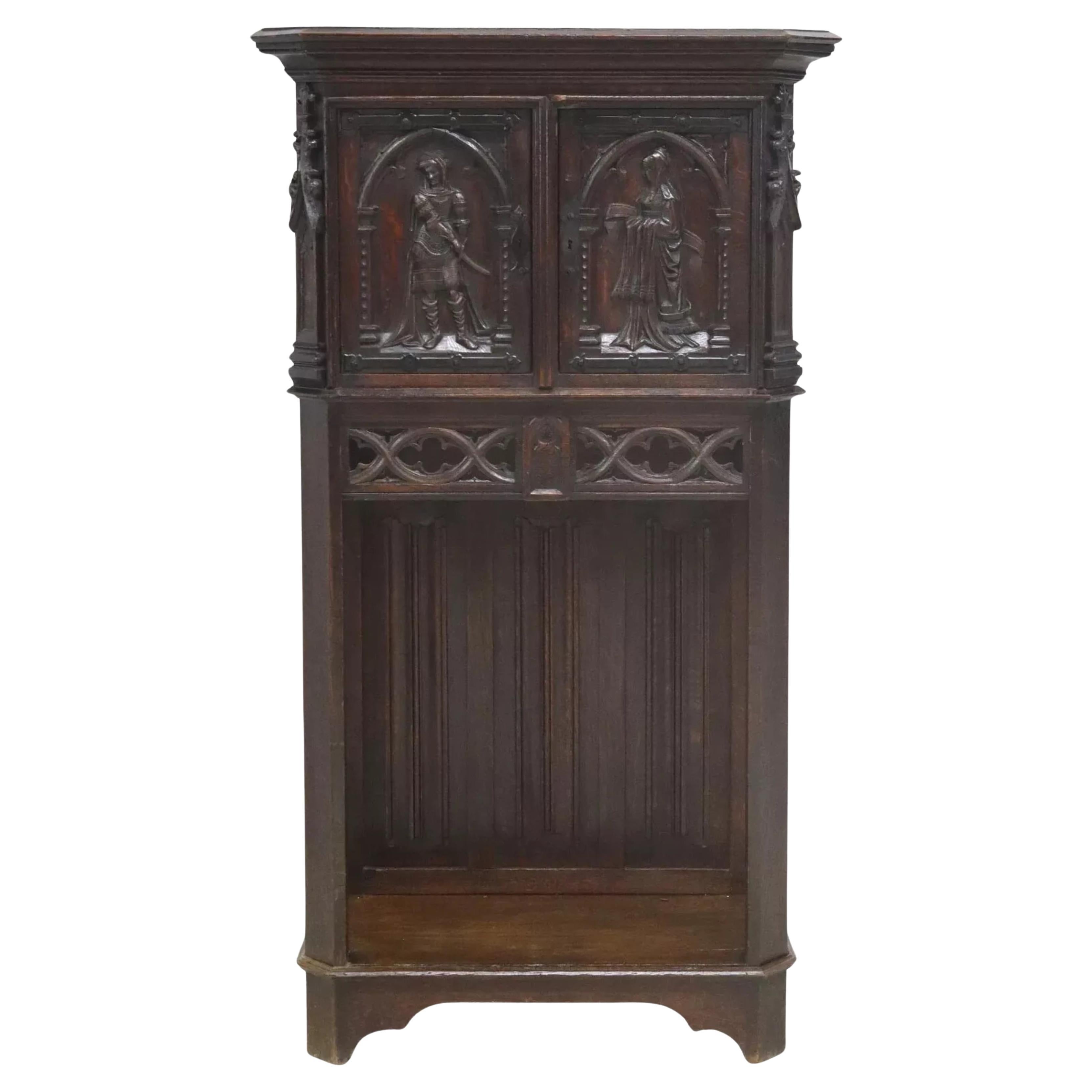 19. Jh., 1800er Jahre Antikes französisches, gotisches Revival, geschnitztes Eichen-Kredenz-Cupboard! (Neugotik) im Angebot