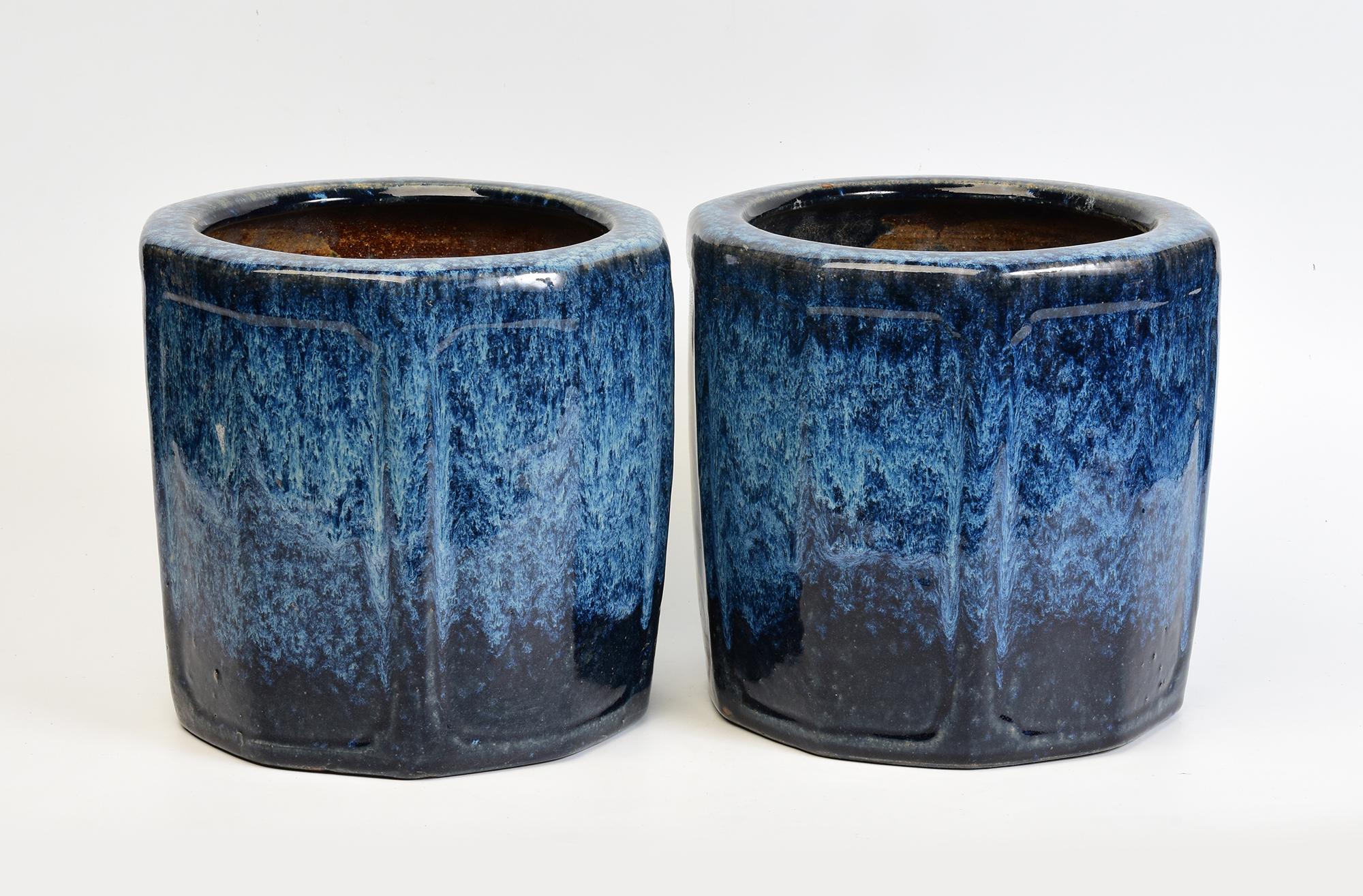 S. XIX, Pareja de antiguas ollas japonesas de cerámica esmaltada azul Shigaraki 