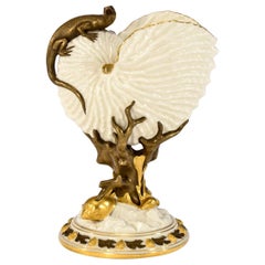 19th Century Aesthetic Movement Worcester Shell Vase with Perched Salamander