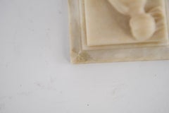 Presse-papiers en albâtre du 19e siècle d'après Maderno, « Le martyre de Sainte-Catherine »