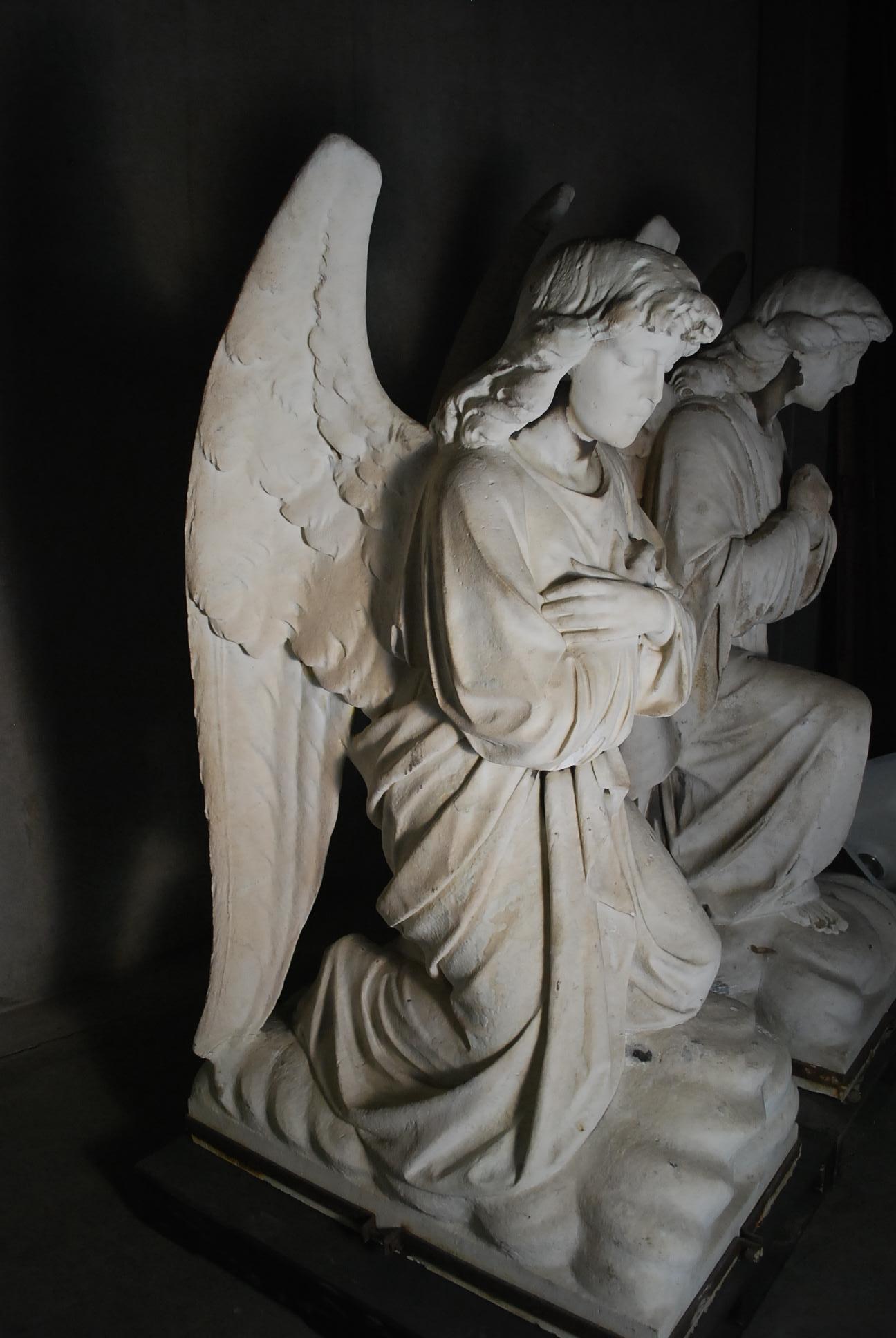 Grandes et authentiques statues d'anges en marbre sculptées américaines en vente 1
