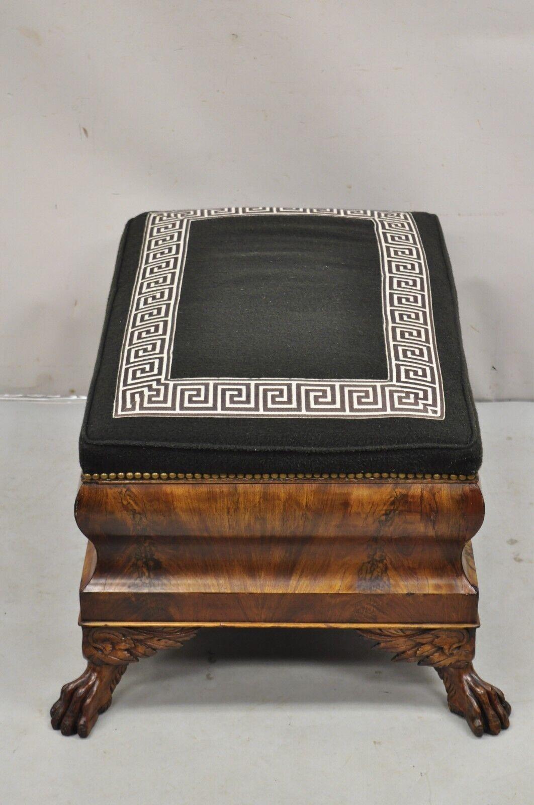 A.I.C. Cache-pieds Empire sculpté en acajou, grand tabouret de boîte, 19e C. en vente 6