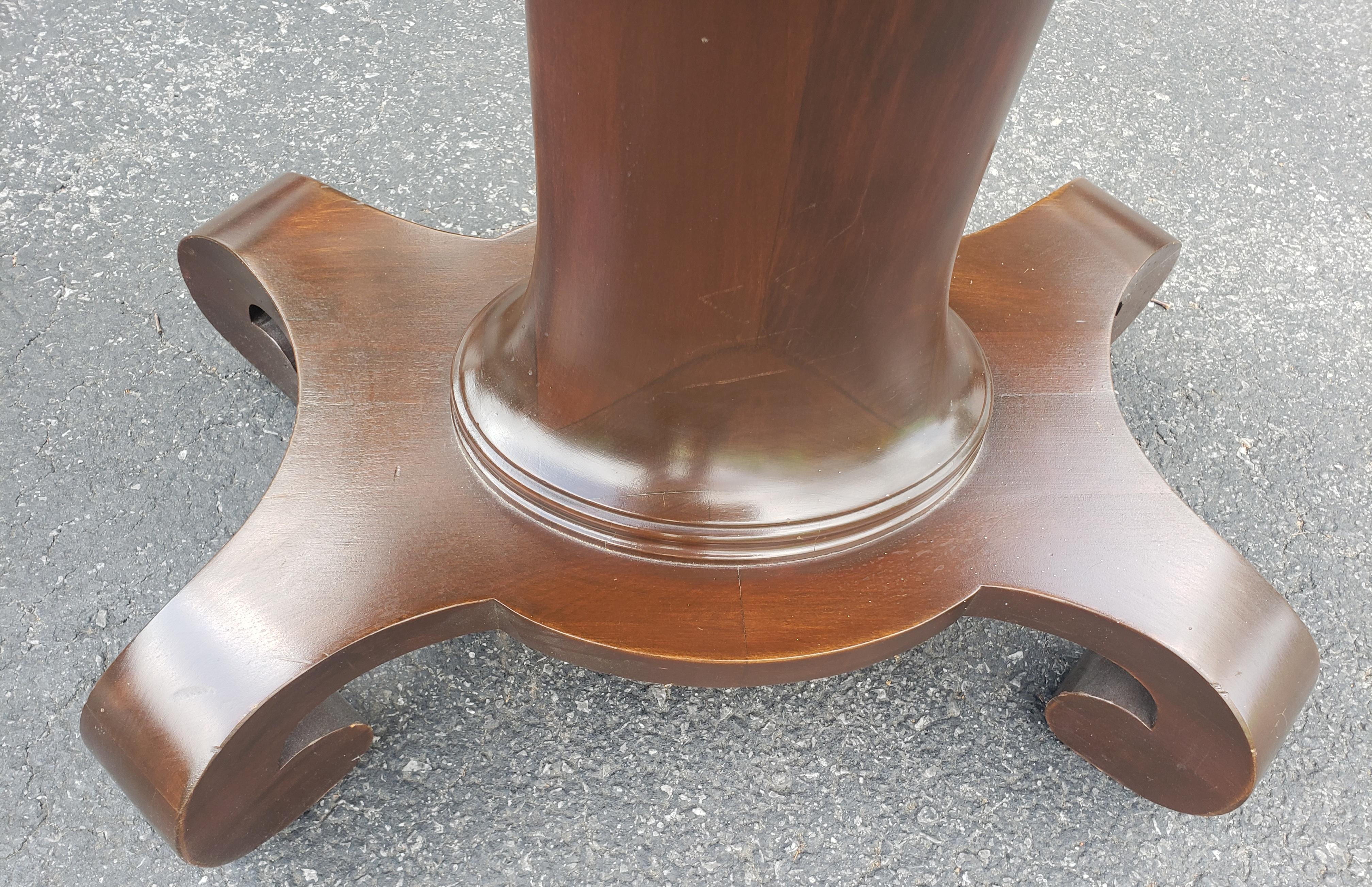 19th Century American Empire Refinished Oval Pedestal Mahogany Side Table  In Excellent Condition For Sale In Germantown, MD
