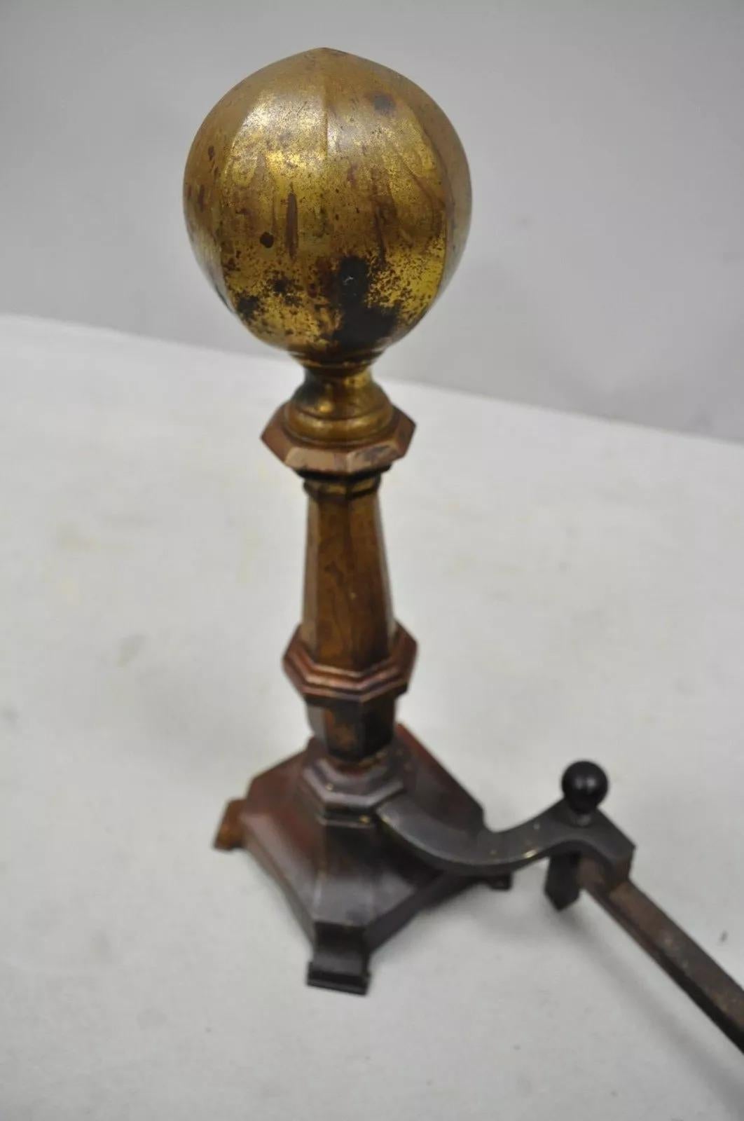 Amerikanische Federal Cannonball-Feuerböcke aus Messing des 19. Jahrhunderts mit gealterter Patina – ein Paar im Angebot 2