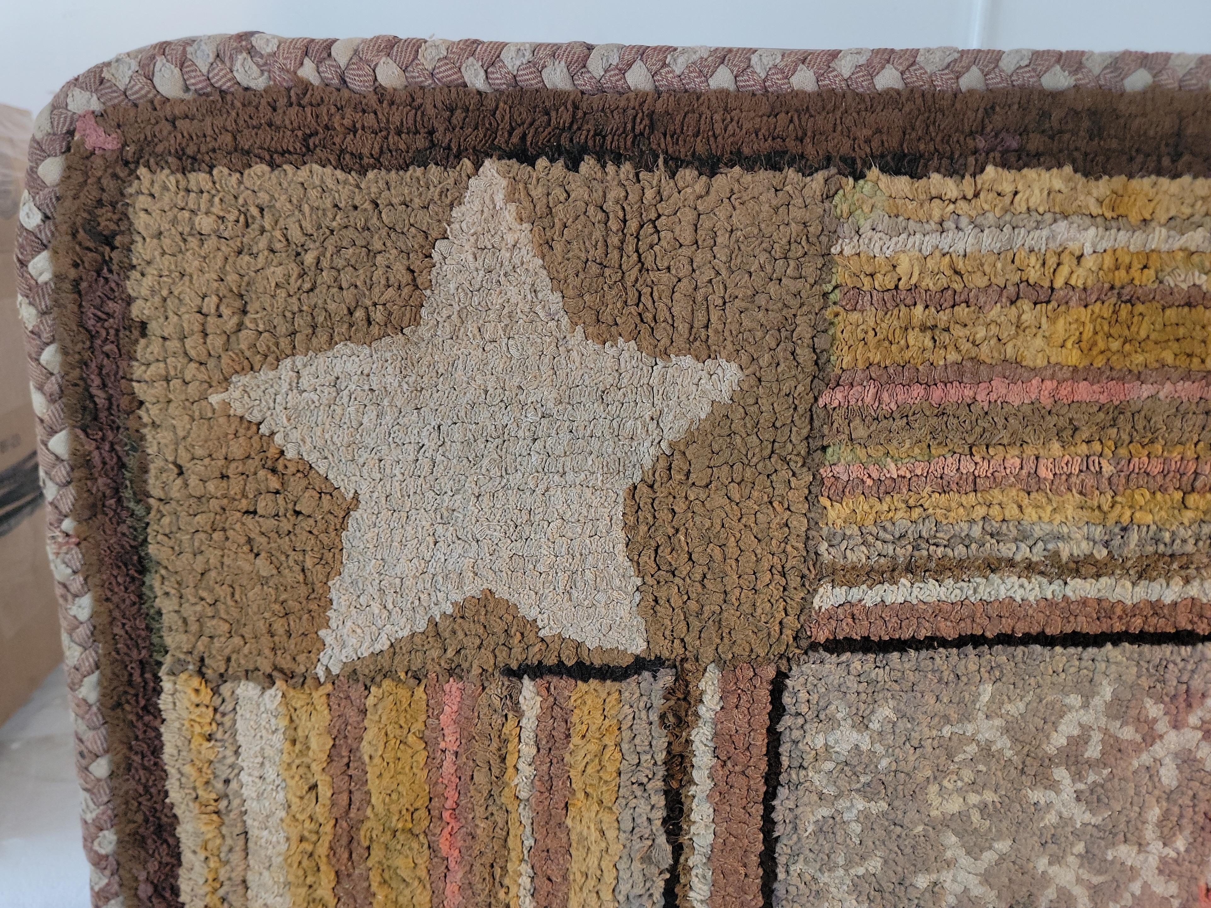 XIXe siècle 19th C American Flag and Stars Hand Hooked Rug en vente