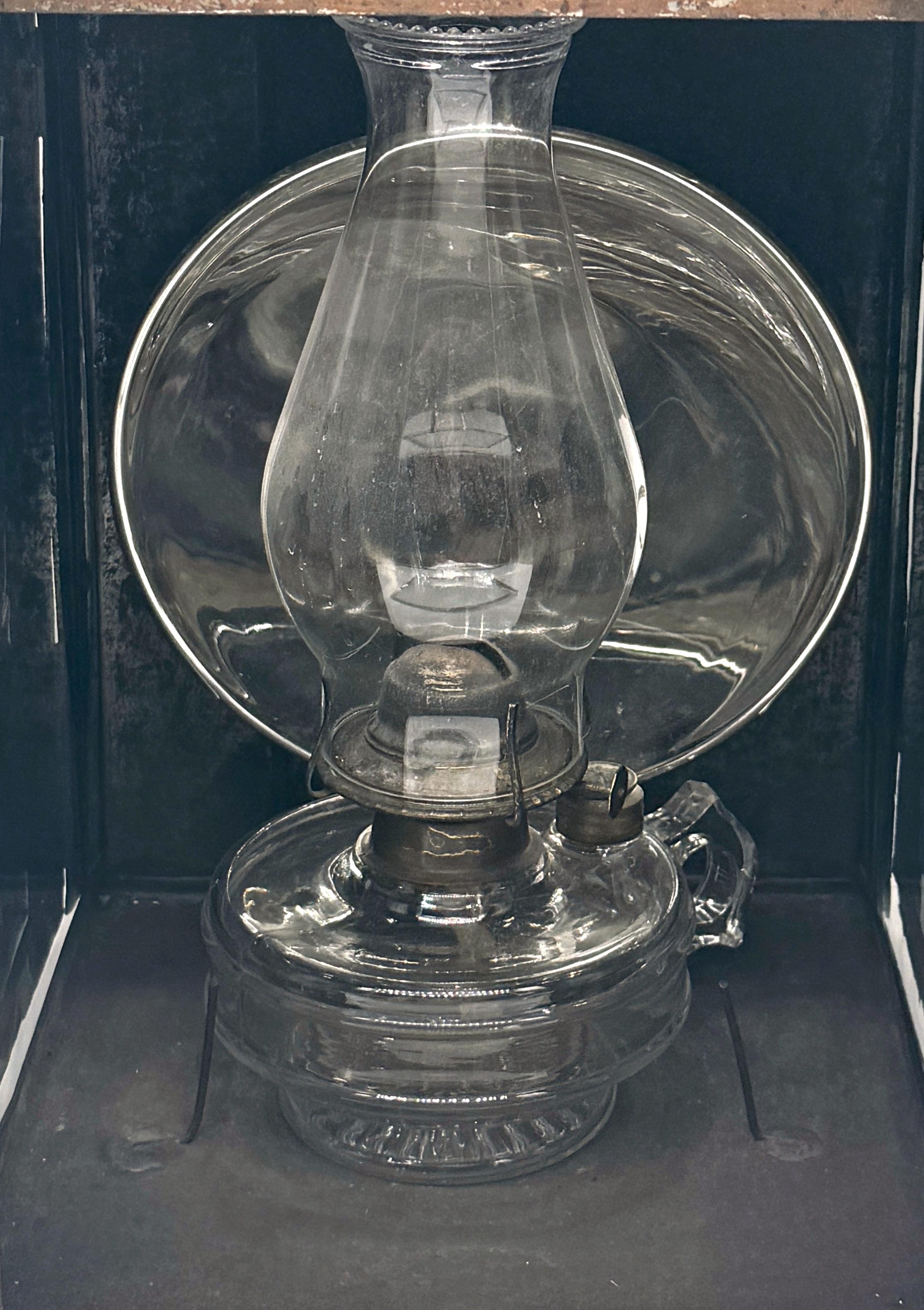 Classique américain Lanterne de lampe à huile pour péniche de canal en étain peint du 19e C., S.M. Forte, Troy NY en vente