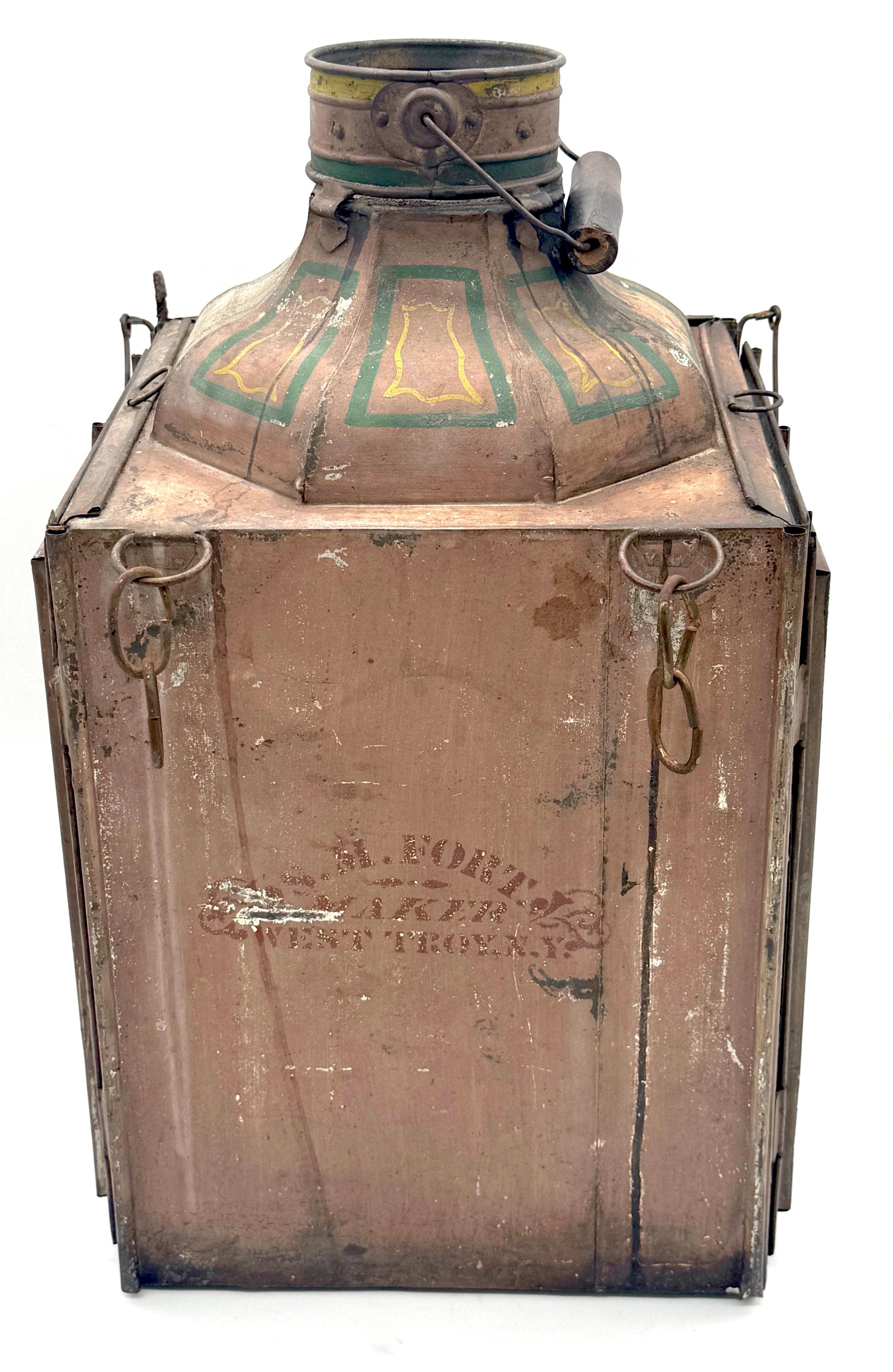 Peint Lanterne de lampe à huile pour péniche de canal en étain peint du 19e C., S.M. Forte, Troy NY en vente