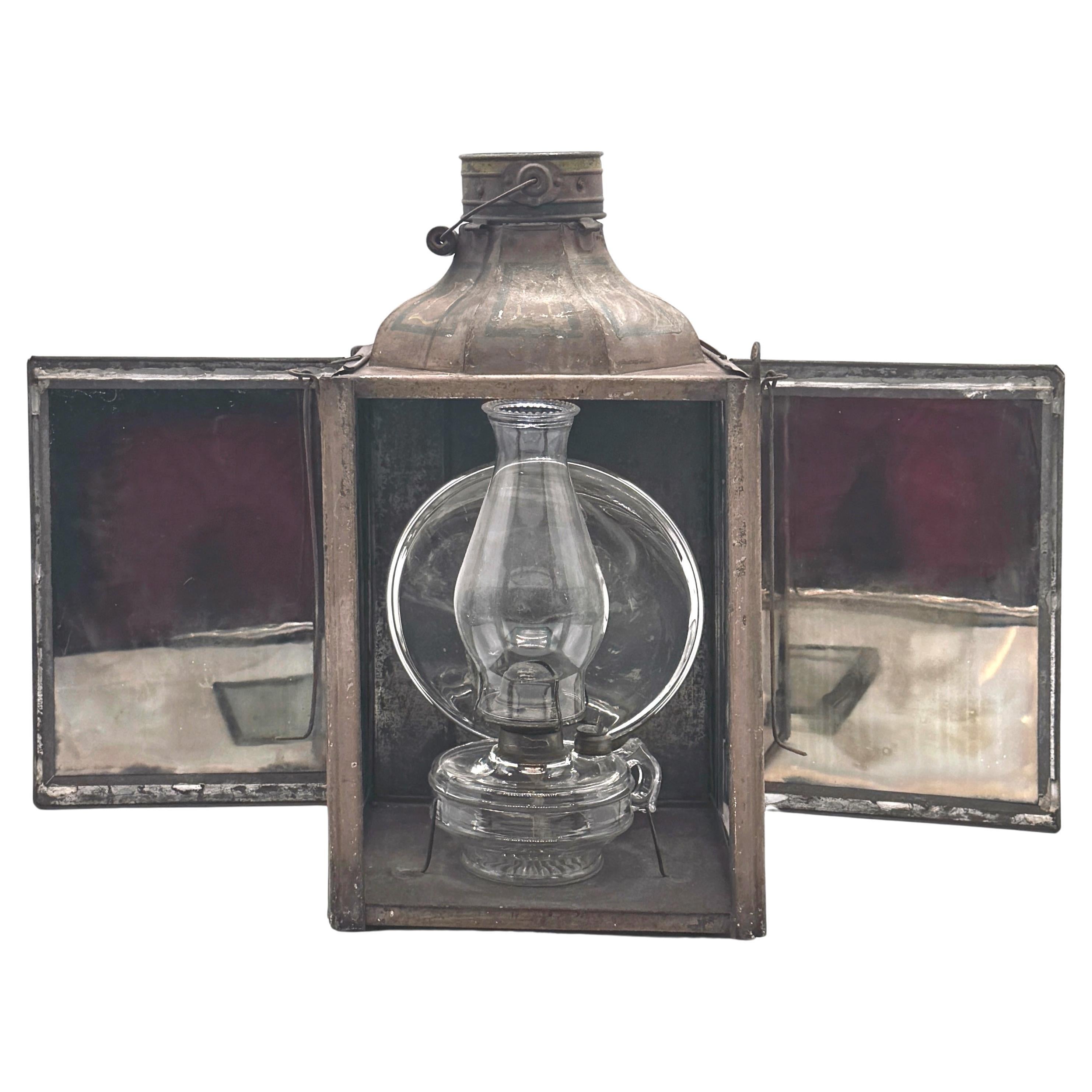Lámpara de aceite para barcaza del canal, S.M., estaño pintado, S.XIX. Forte, Troy NY