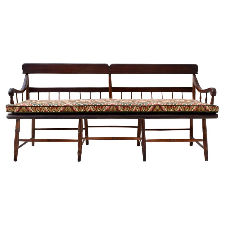 19th C. American Pennsylvania Farmhouse Windsor Bench For Sale at 1stDibs