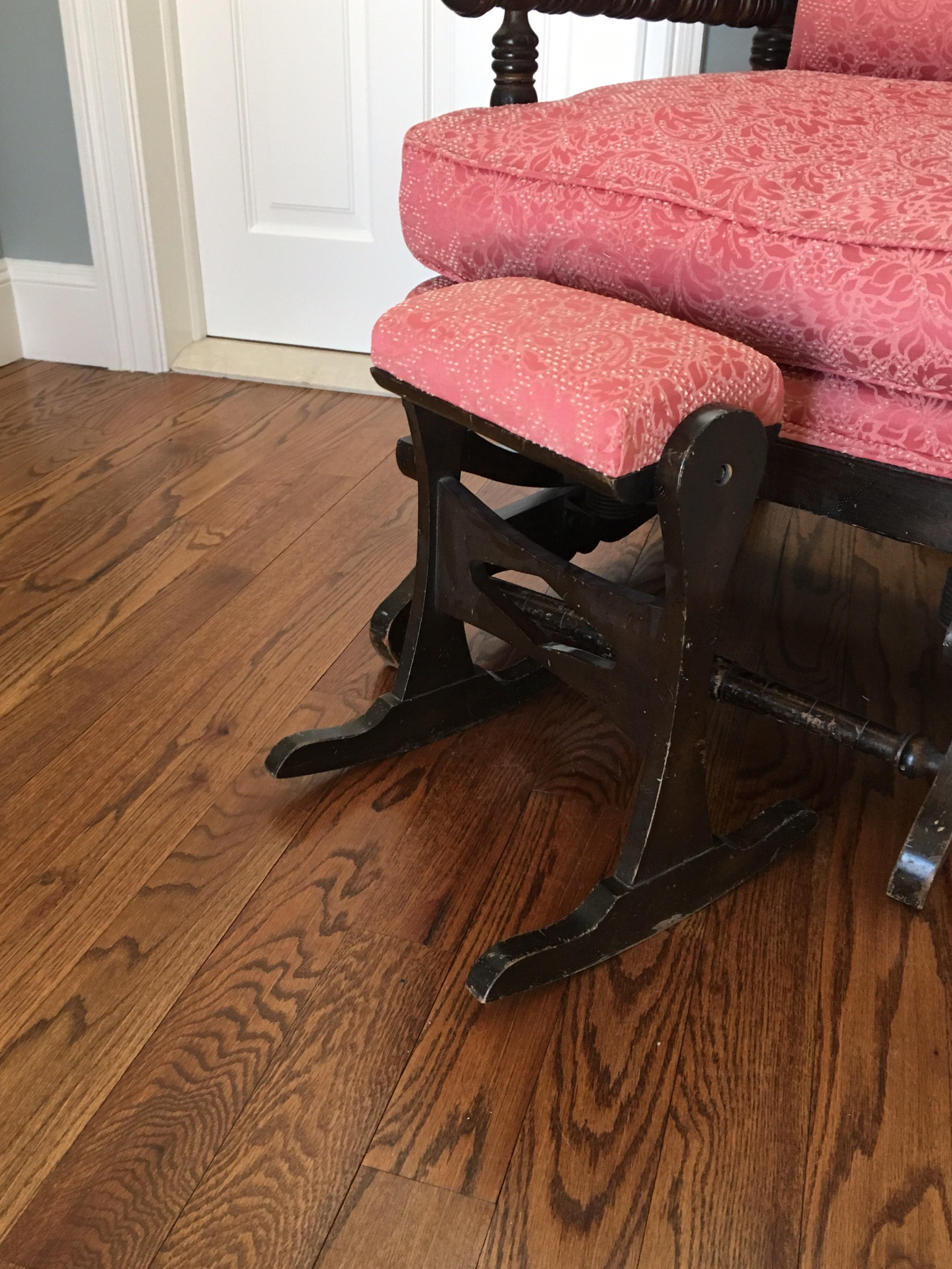 Chaise à bascule à plateforme américaine du XIXe siècle avec repose-pieds de George Hunzinger en vente 10